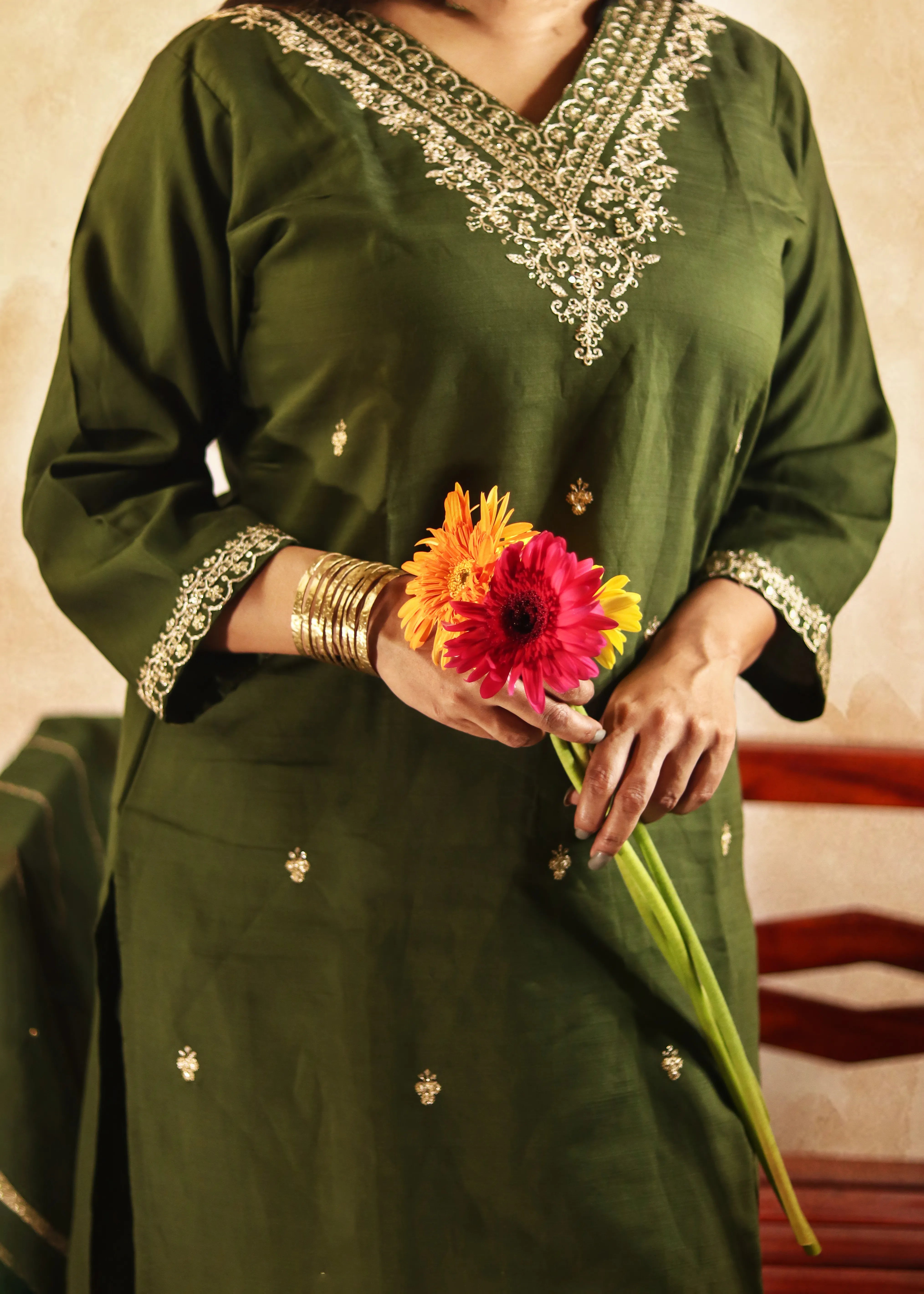 trueBrowns Green All Over Embroidered Straight Kurta 3pc Set