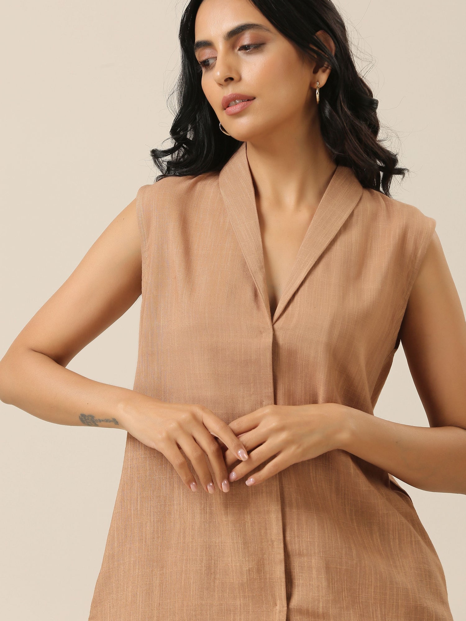 Beige Slub Texture Sleevesless Jacket Pant Set