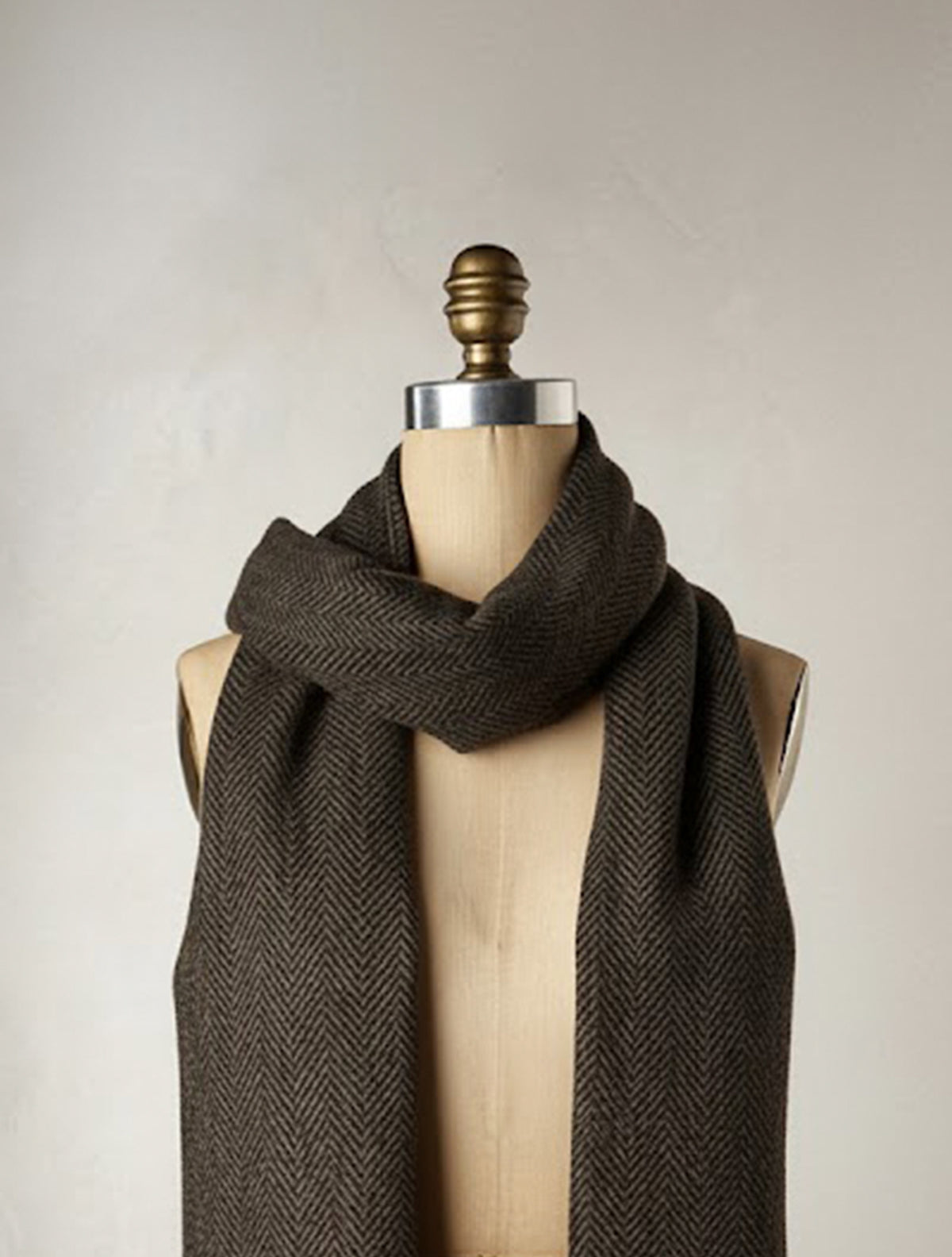 trueBrowns Black Woollen Softness Stole