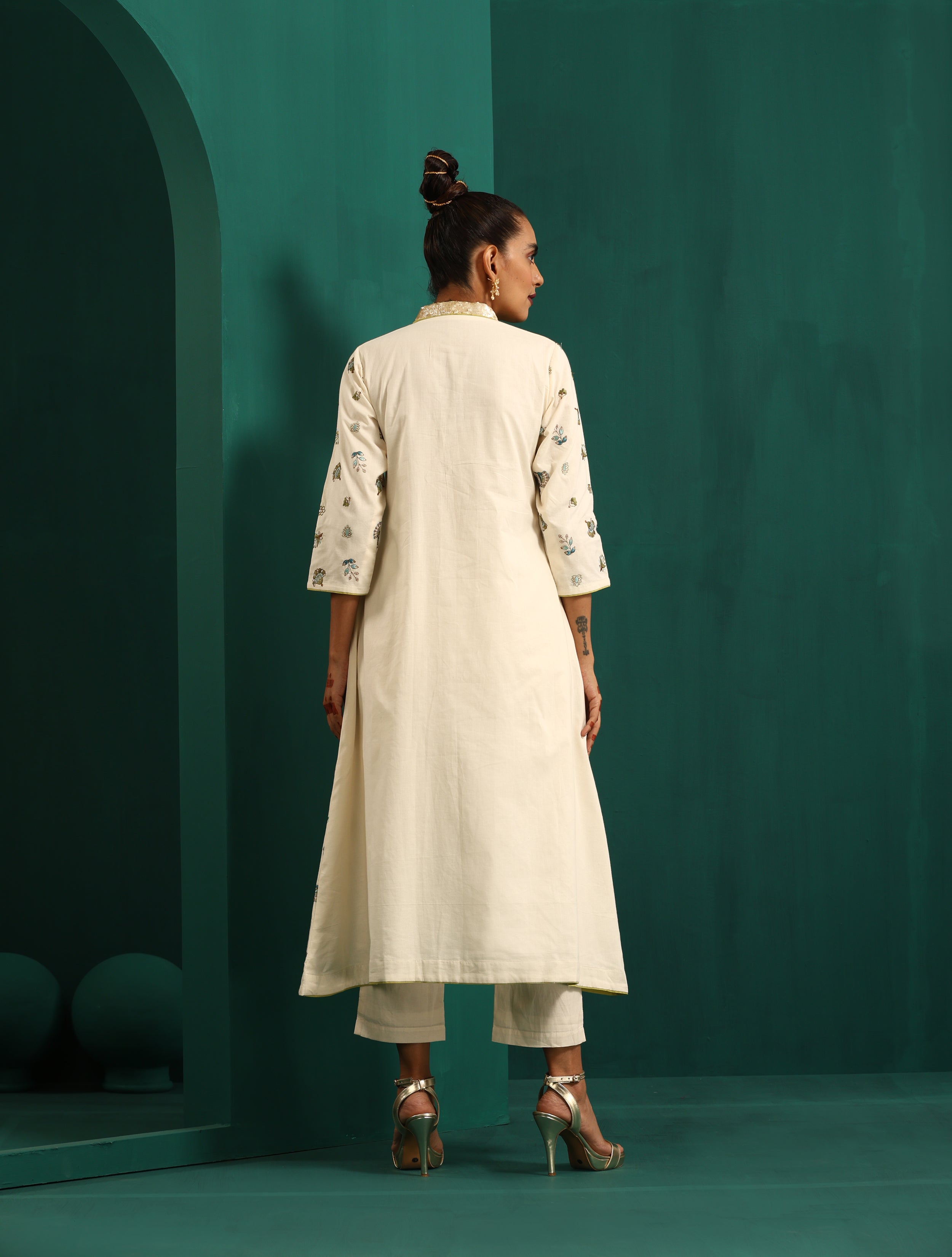 trueBrowns Ivory Blue Embroidered Kurta Pant Set