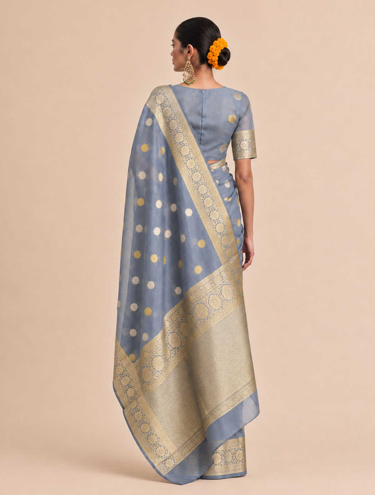 trueBrowns Grey Weave Gold Boota Silk Organza Handloom Saree With Unstitched Blouse