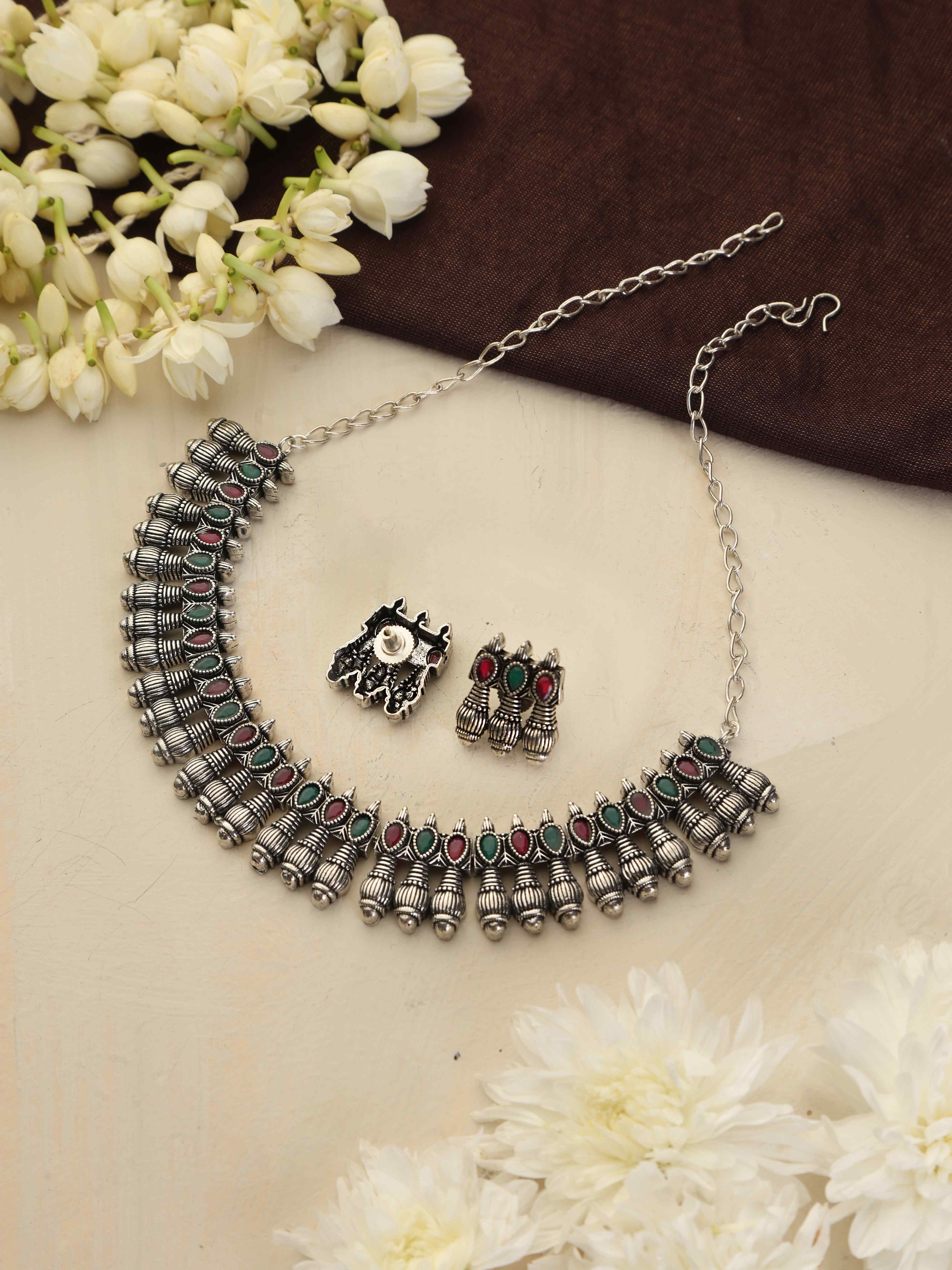 trueBrowns Silver Tone Necklace Set