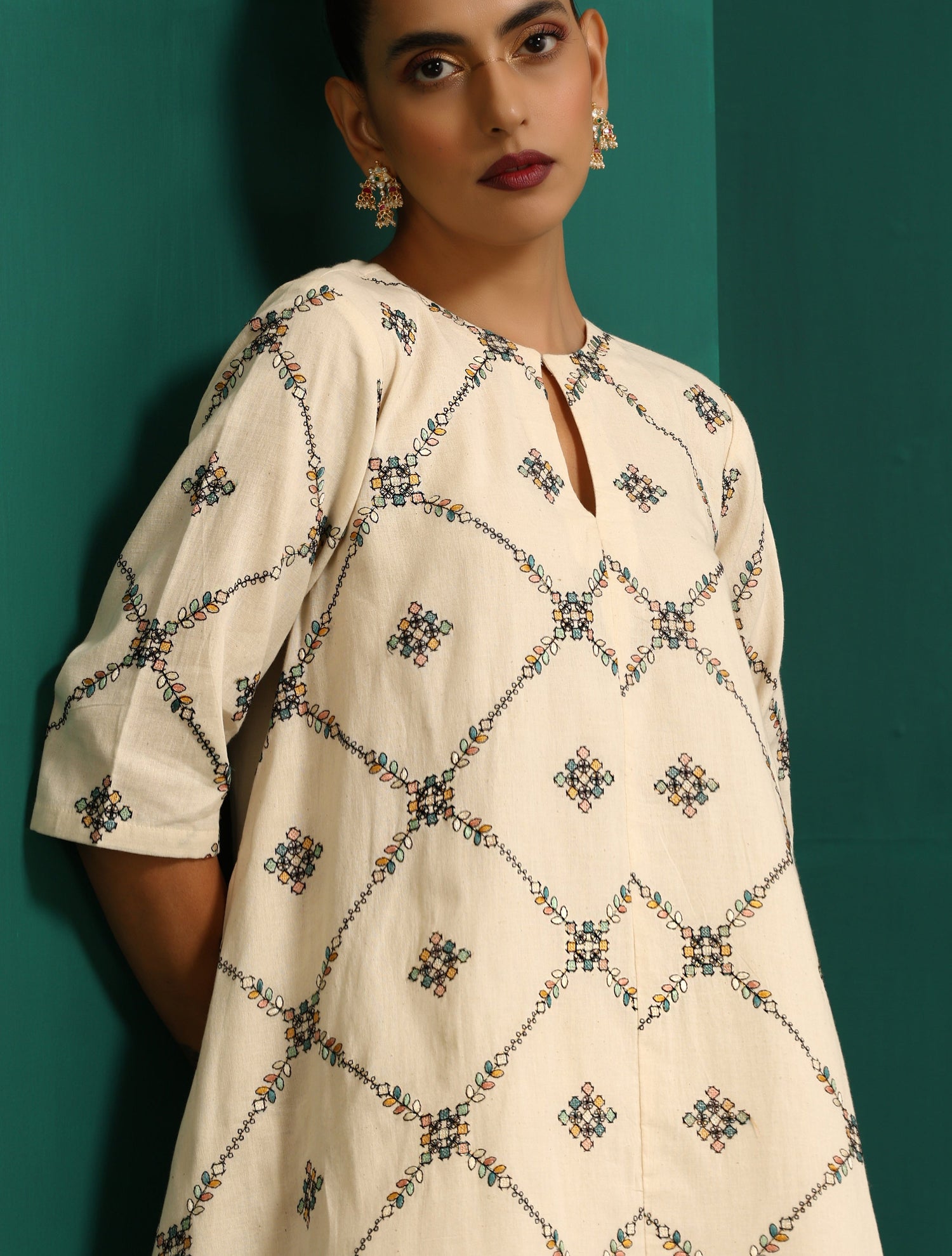 trueBrowns Ivory Embroidered Kurta Pant Set