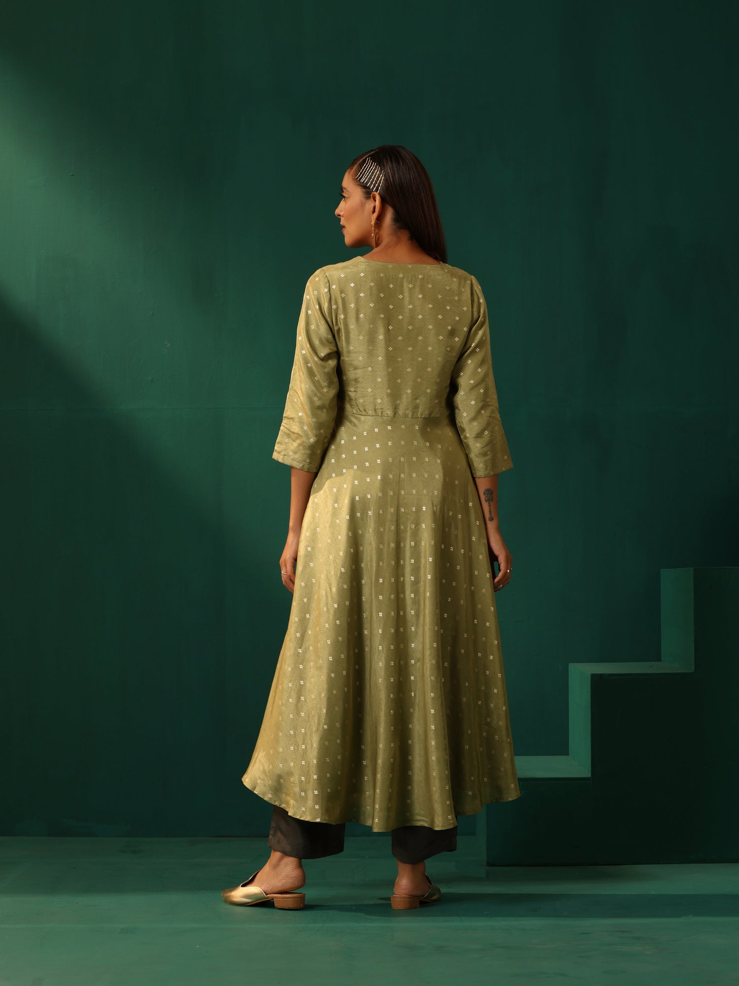 trueBrowns Green Square Viscose Silk Kurta Pant Set