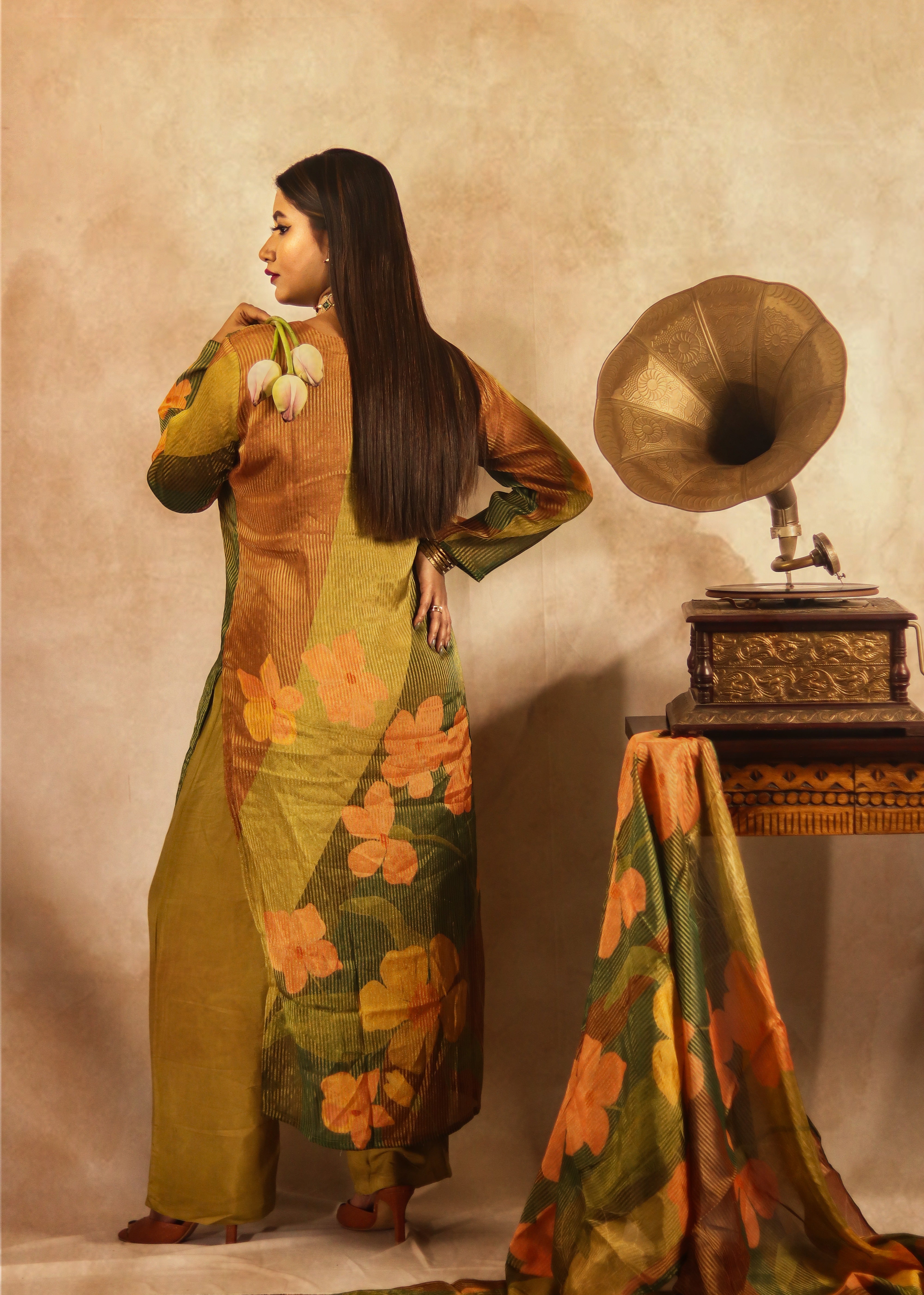 trueBrowns Multicolour Printed Straight Kurta Pant Dupatta Set