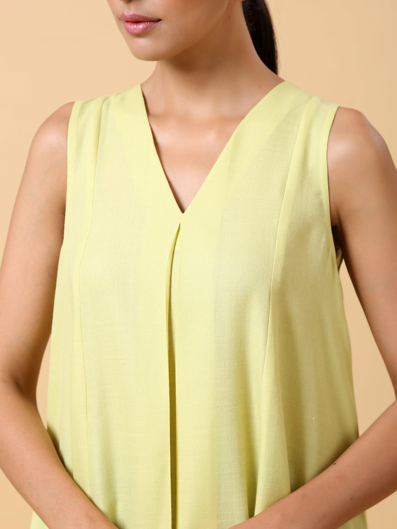 Cotton Linen Light Green Sleeveless Kurta Pant Set - trueBrowns
