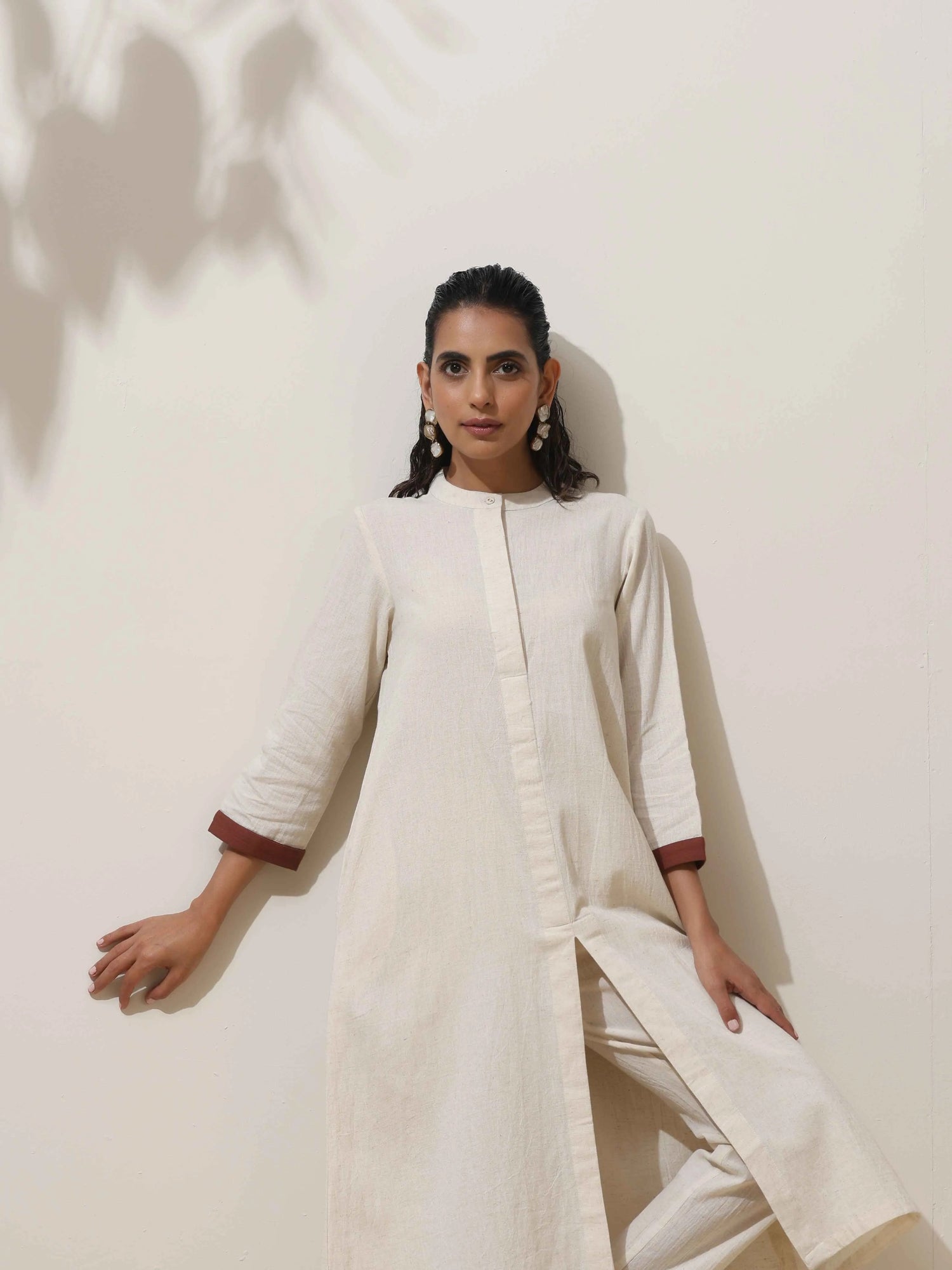 trueBrowns Off White Cotton Kurta Pant Set