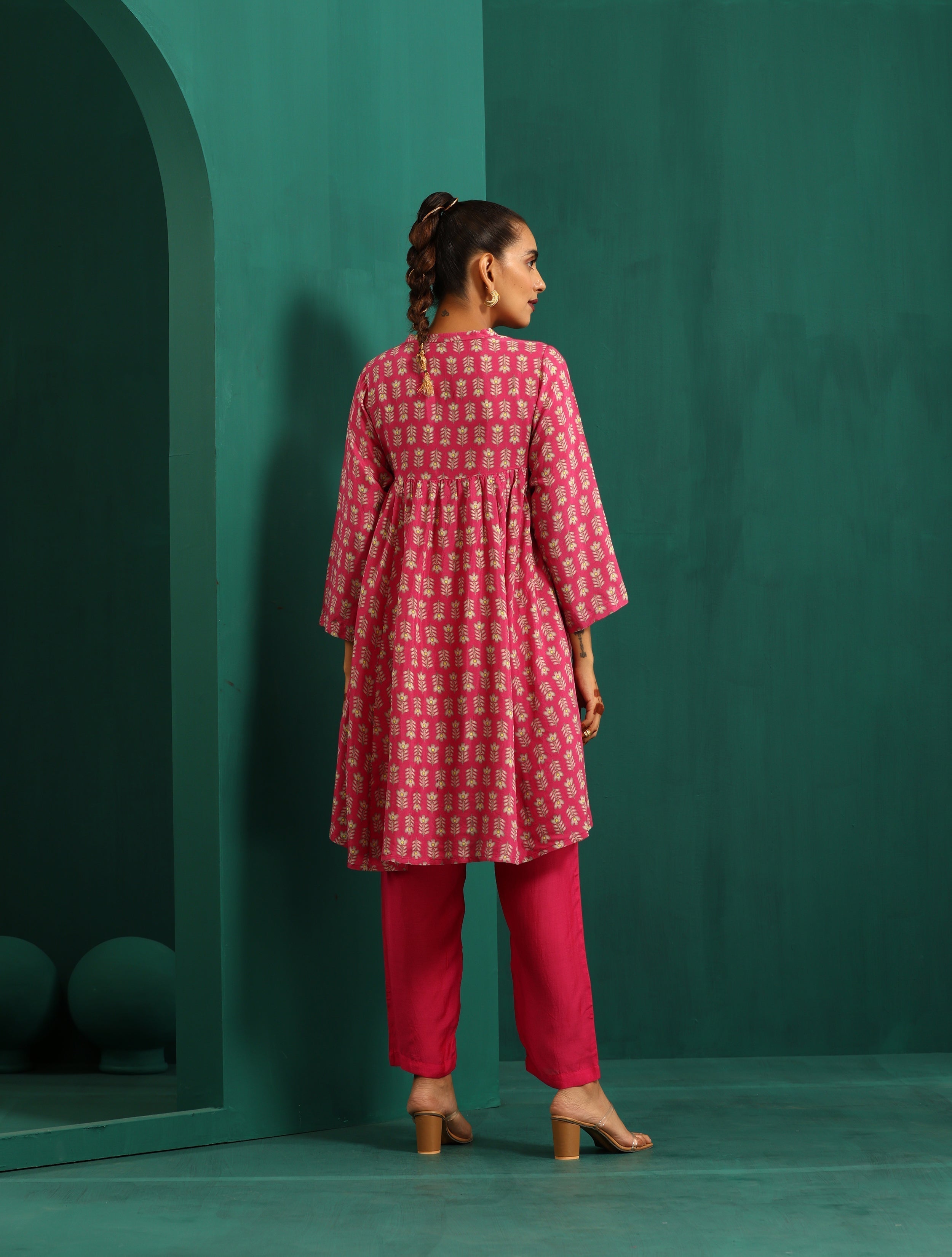 trueBrowns Pink Leaf Muslin Silk Printed Co-ord Set