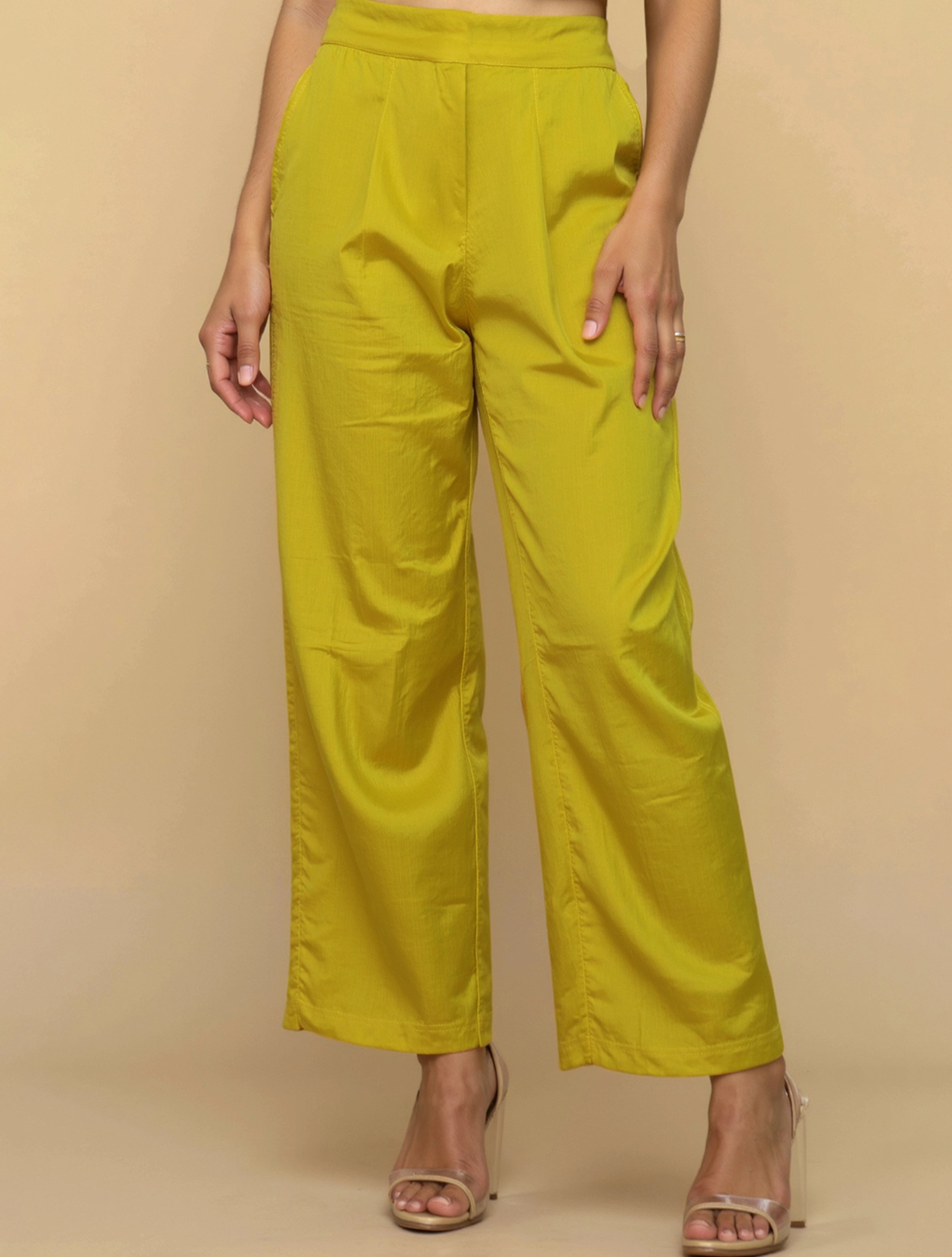 trueBrowns Green Floral V-Neck Emb Straight Kurta Pant Dupatta Set