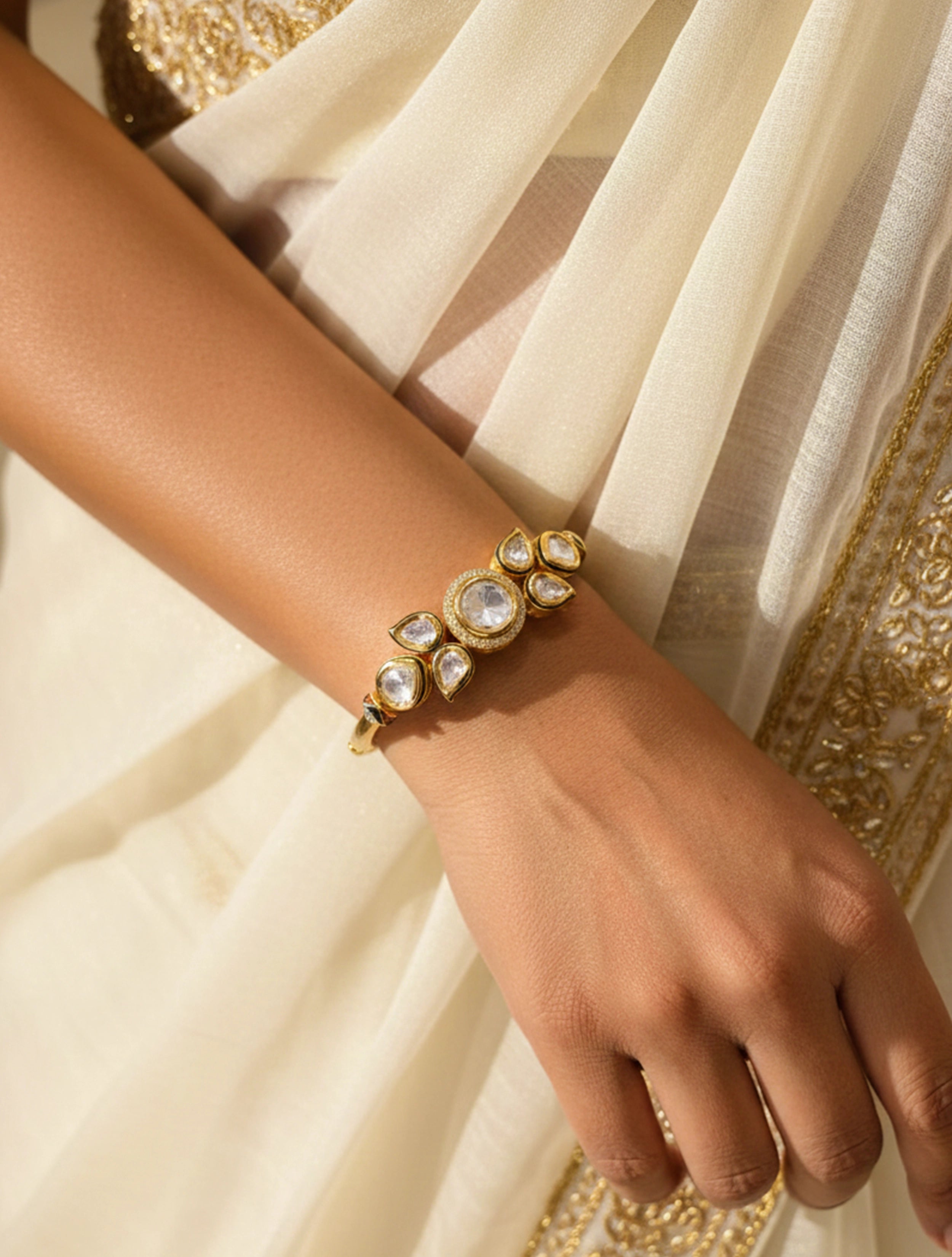 trueBrowns White Detail Kundan Bracelet