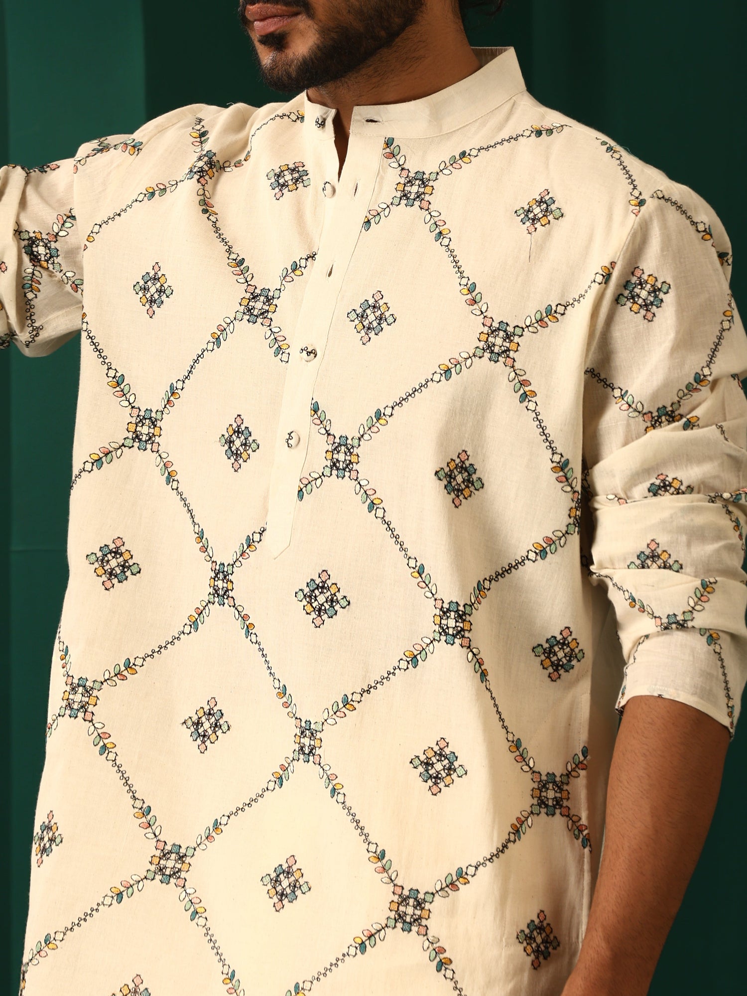 trueBrowns Men Ivory Embroidered Kurta