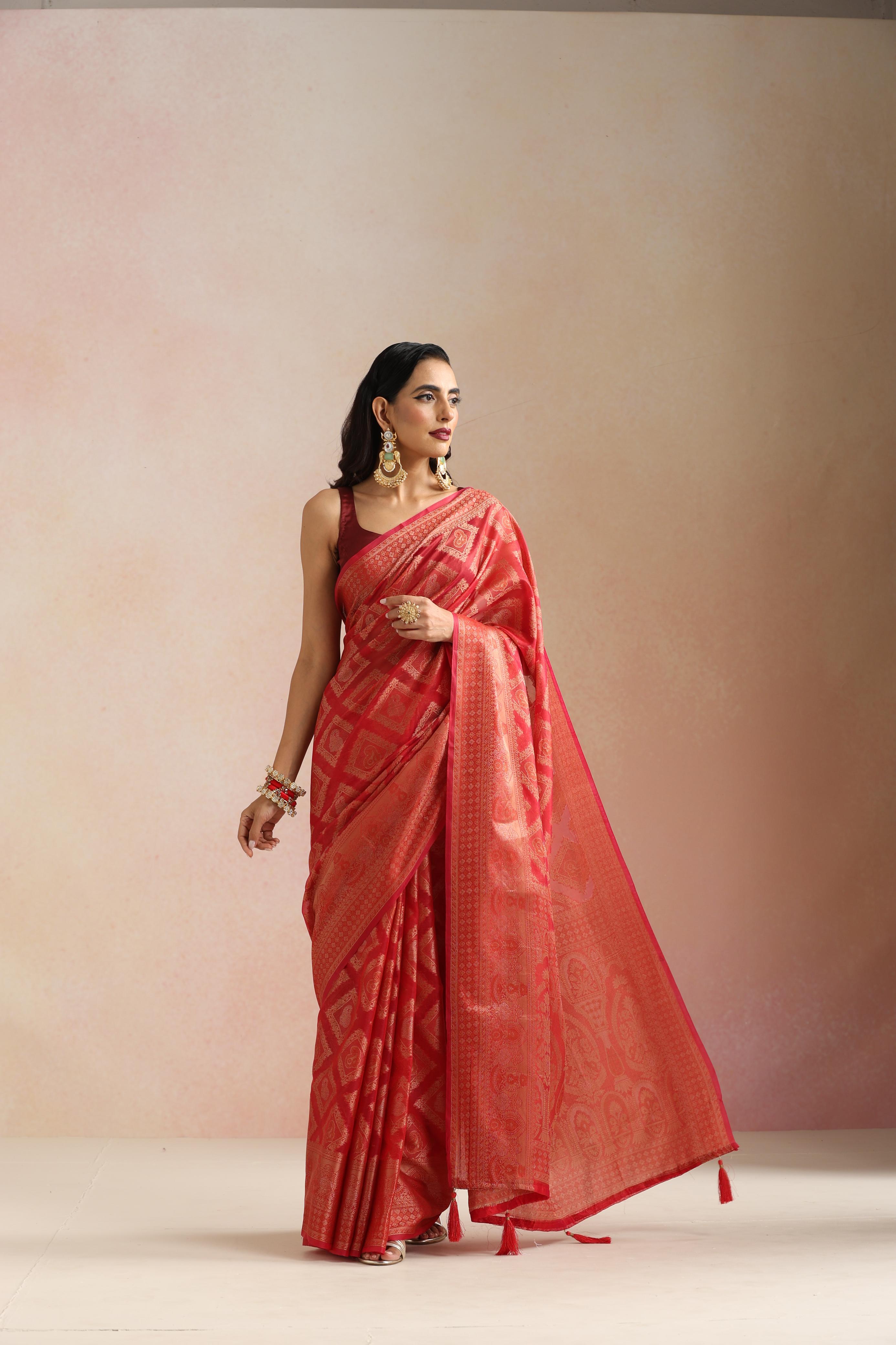 trueBrowns Red Gold Weave Banarasi Saree With Unstitched Blouse