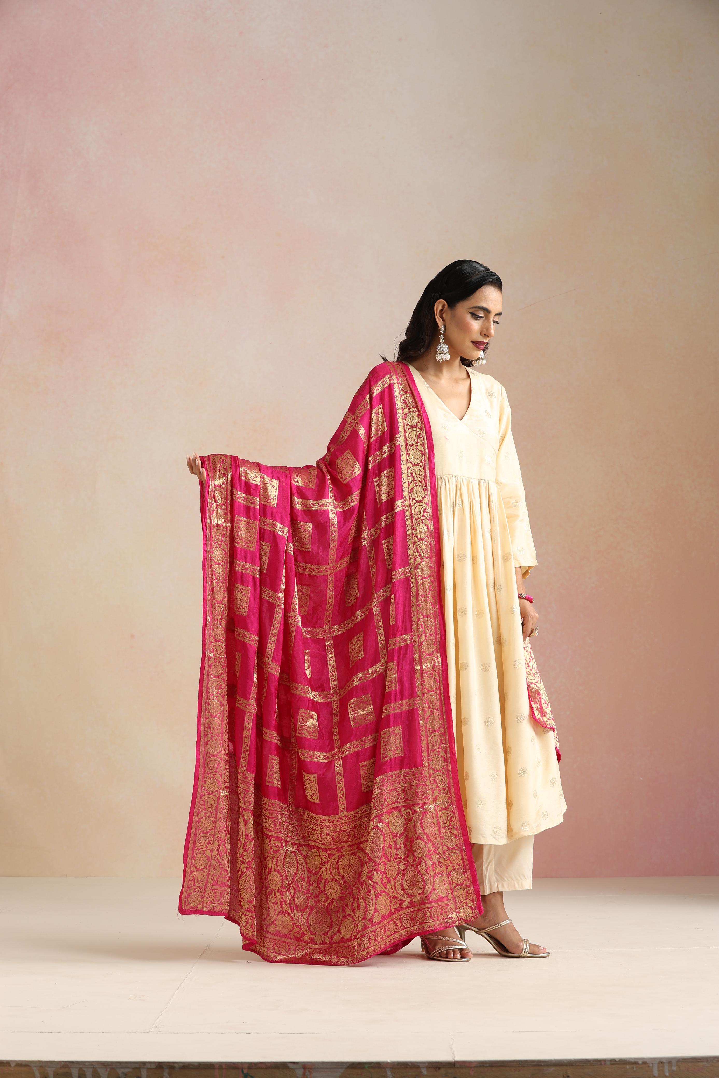 trueBrowns Pink Gold Weave Banarasi Dupatta
