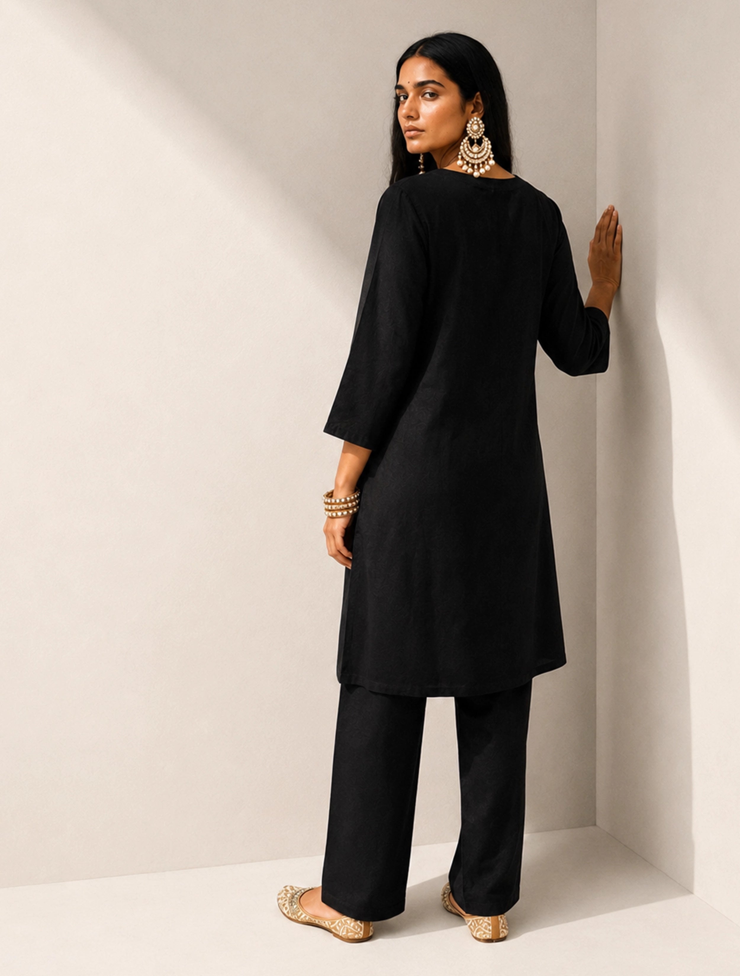 trueBrowns Black Solid Viscose Kurta Co-Ord Set