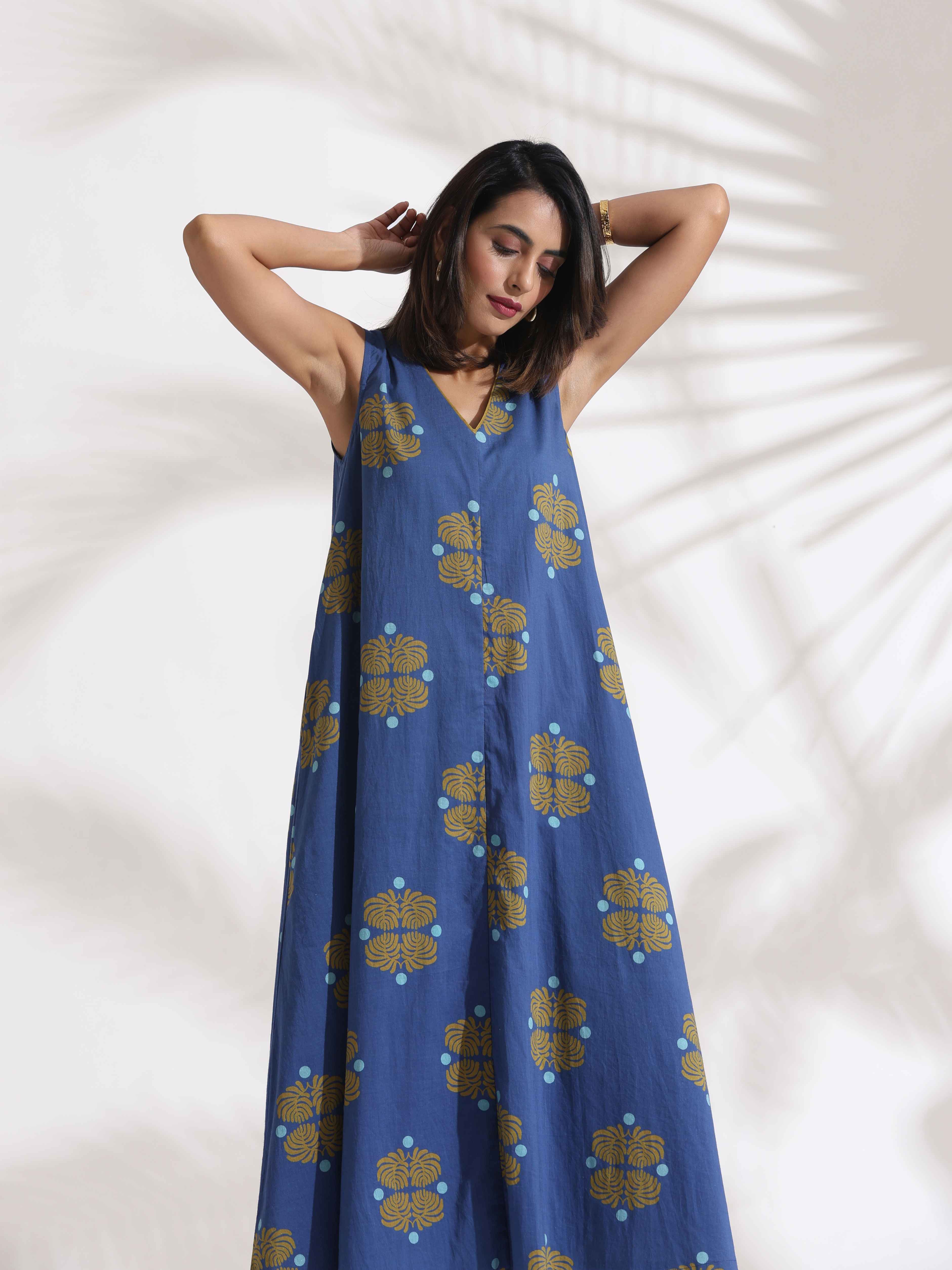 trueBrowns Blue Cotton Print Sleeveless Dress