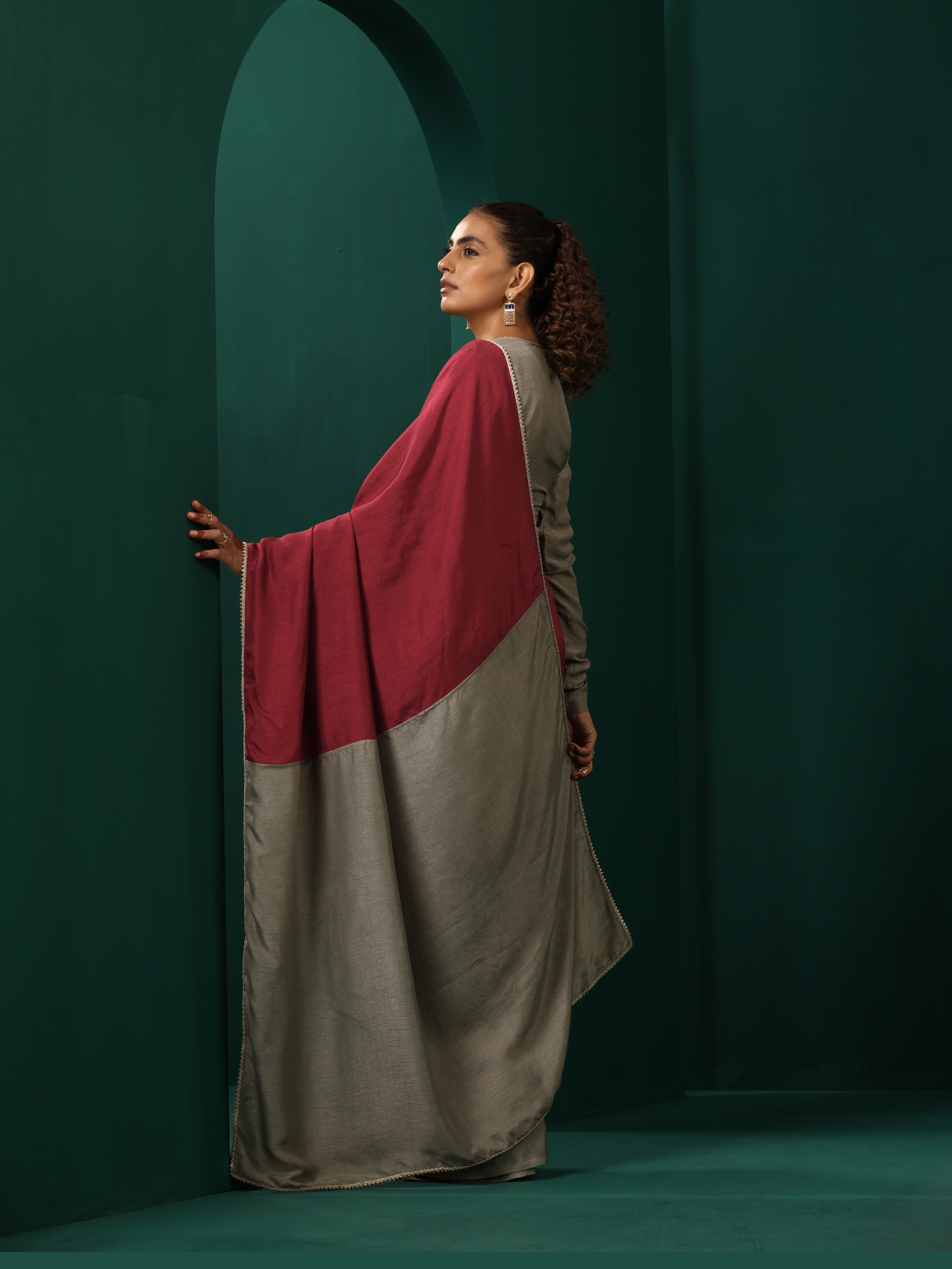 trueBrowns Grey Maroon Silk Ready To Wear Saree