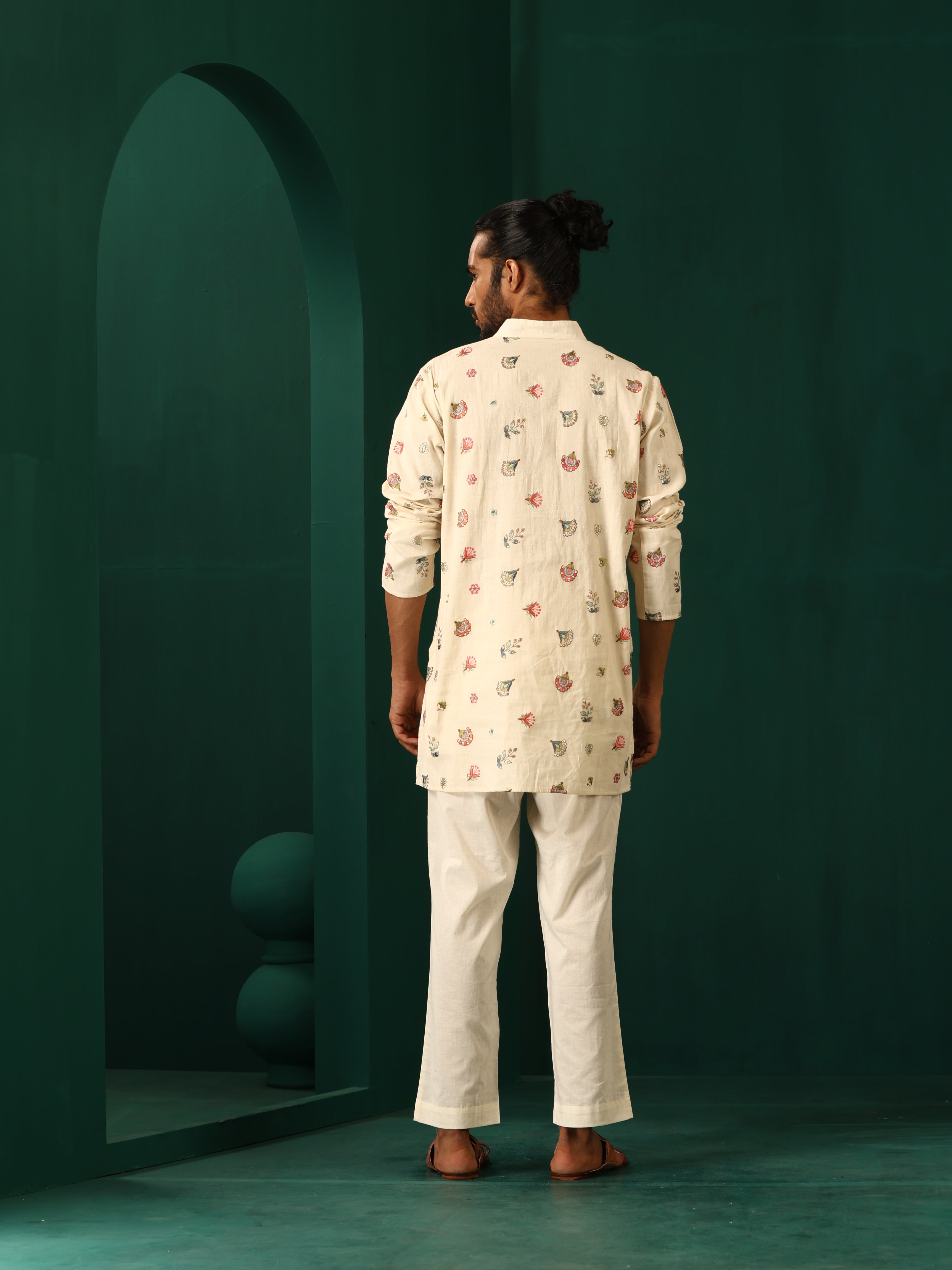 trueBrowns Men Ivory Floral Embroidered Co-ord Set