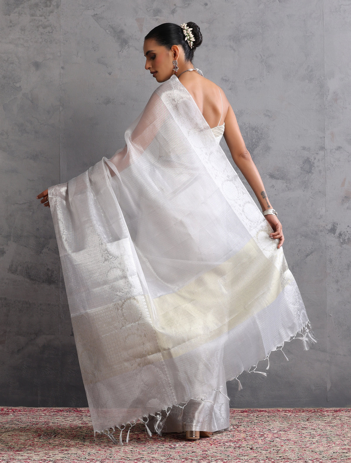 trueBrowns Silver Weave Kota Tissue Handloom Saree With Unstitched Blouse