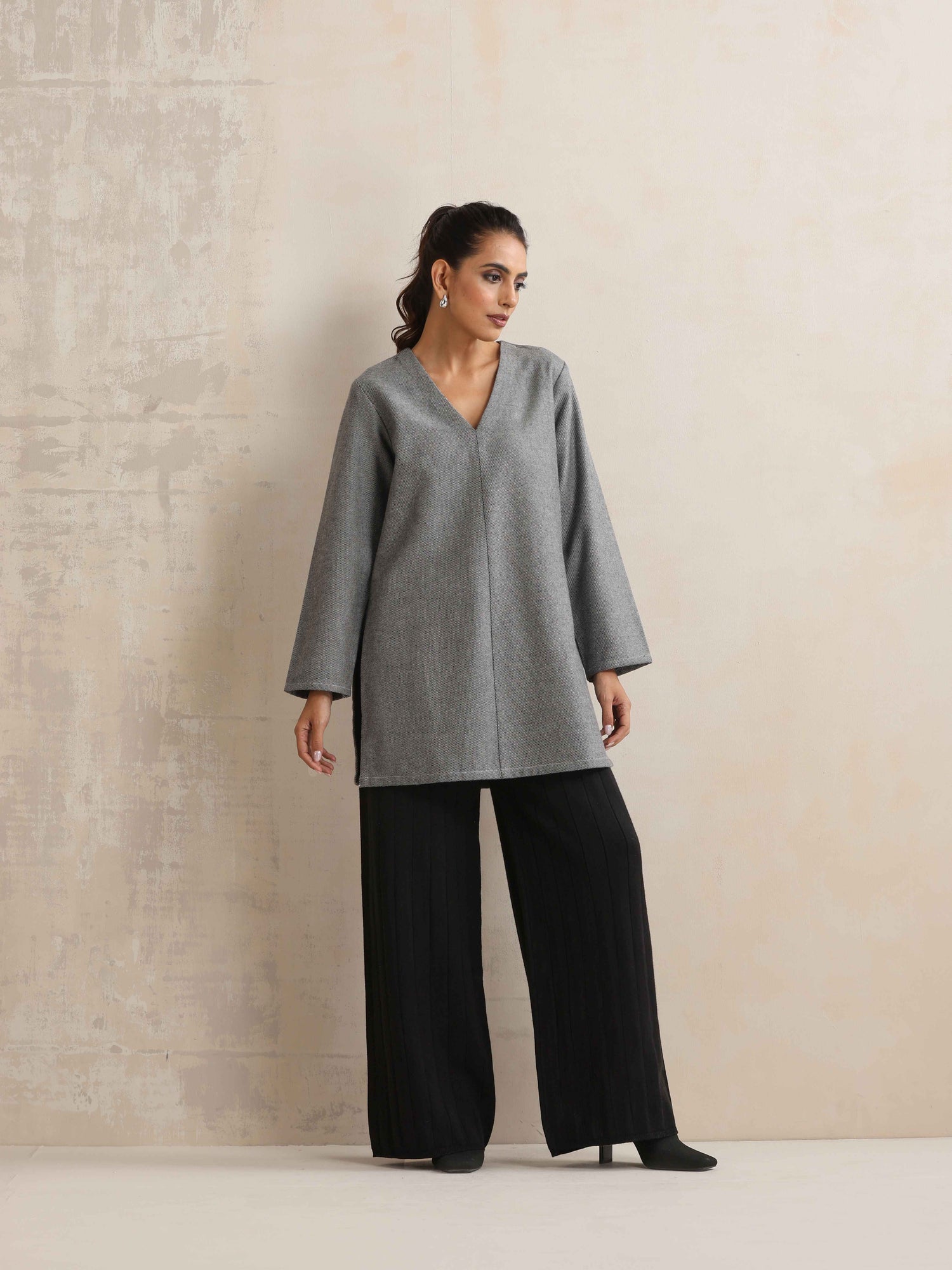 trueBrowns Grey Winter High Slit Top