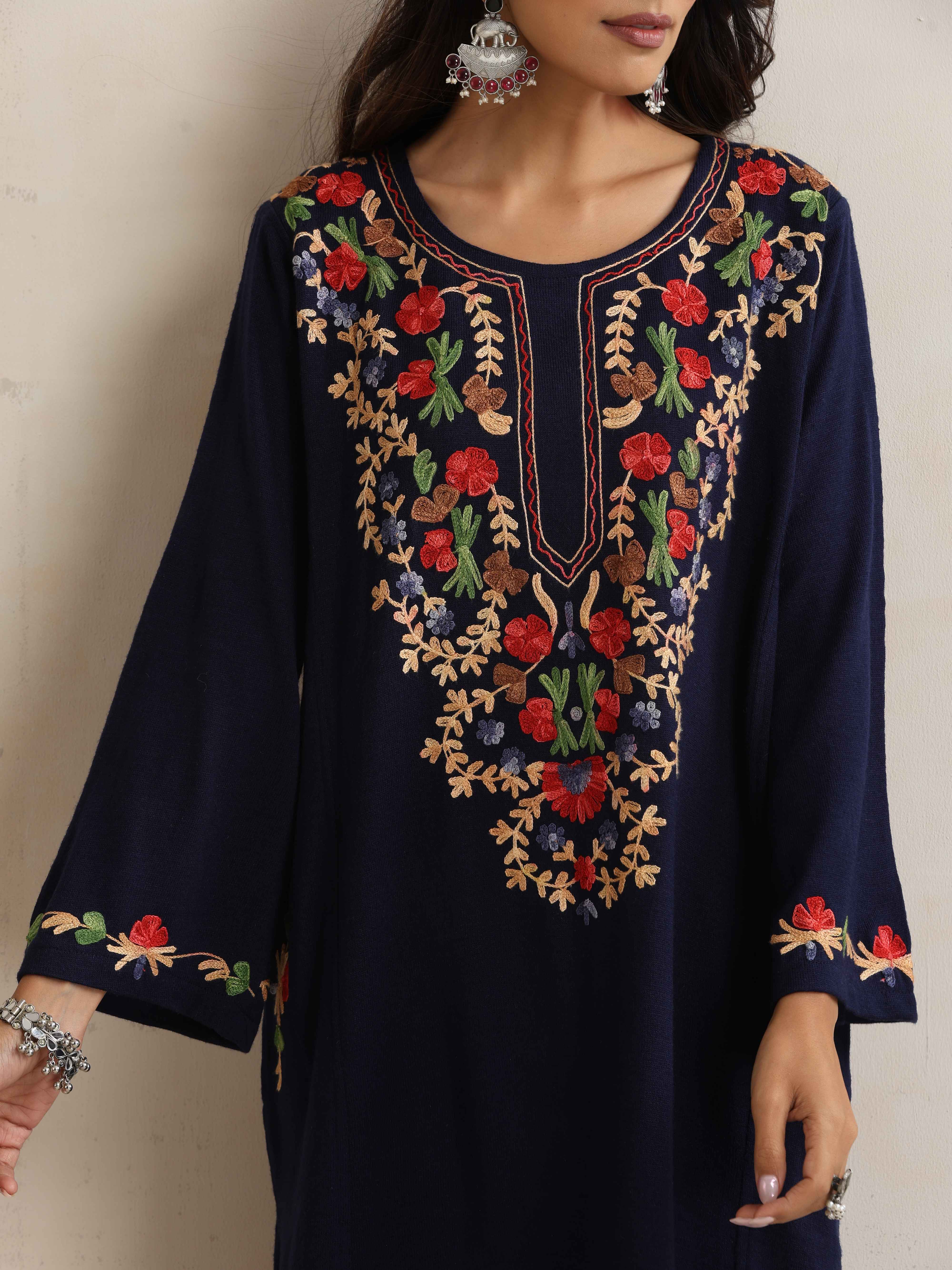 trueBrowns Blue Kashmiri Embroidered Woollen Phiran Kurta