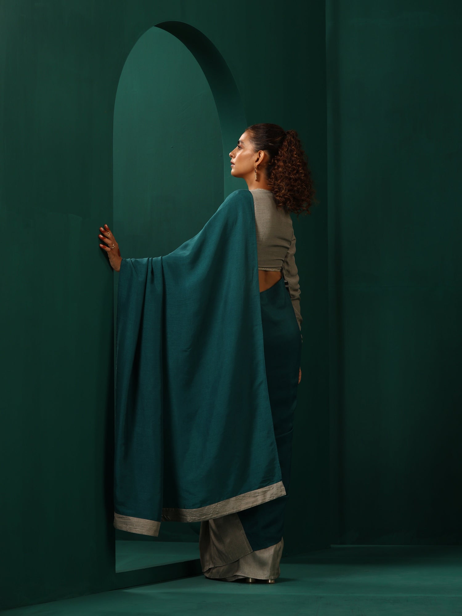 trueBrowns Teal Grey Silk Pre-Stitched Saree