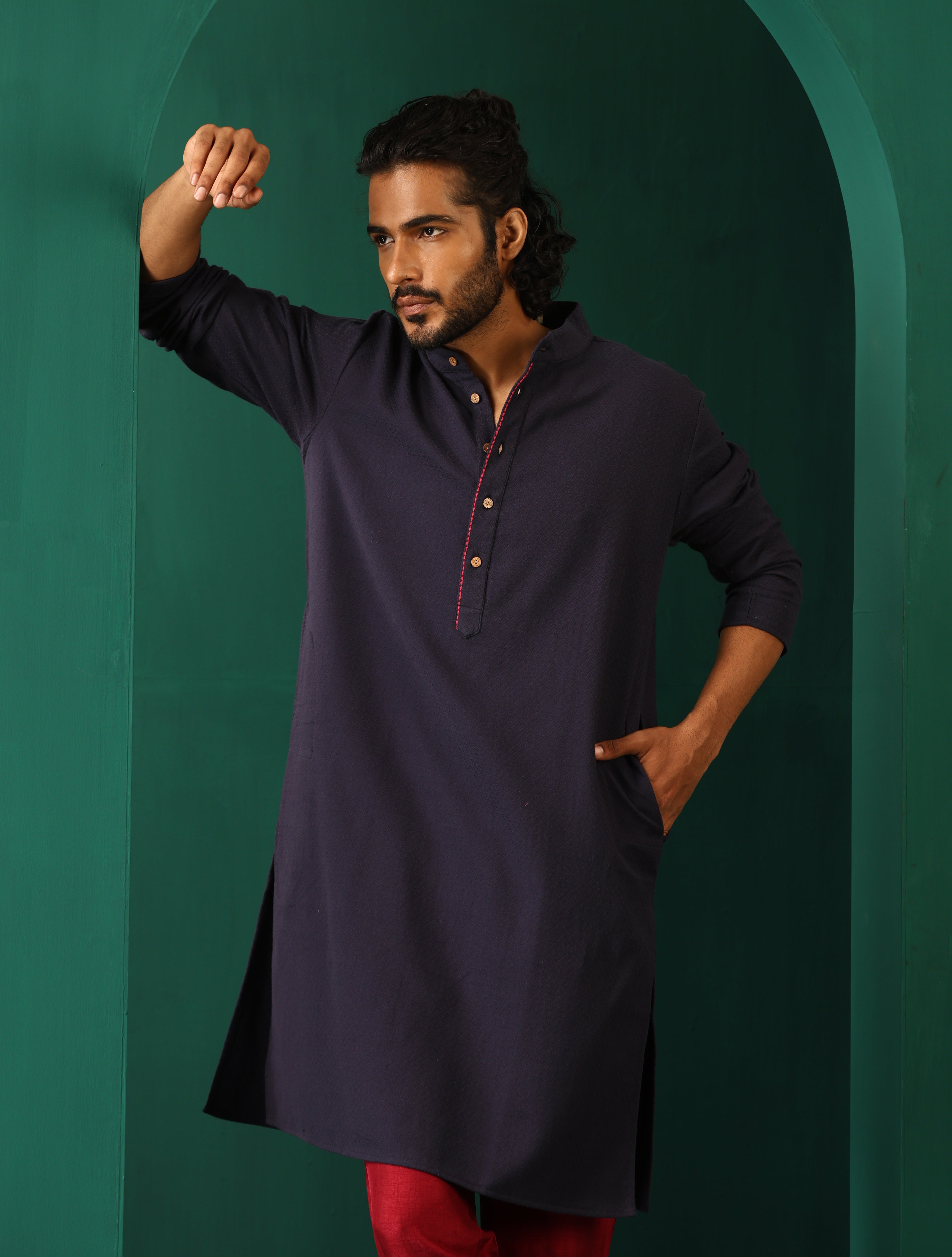 trueBrowns Men Navy Dobby Textured Kurta