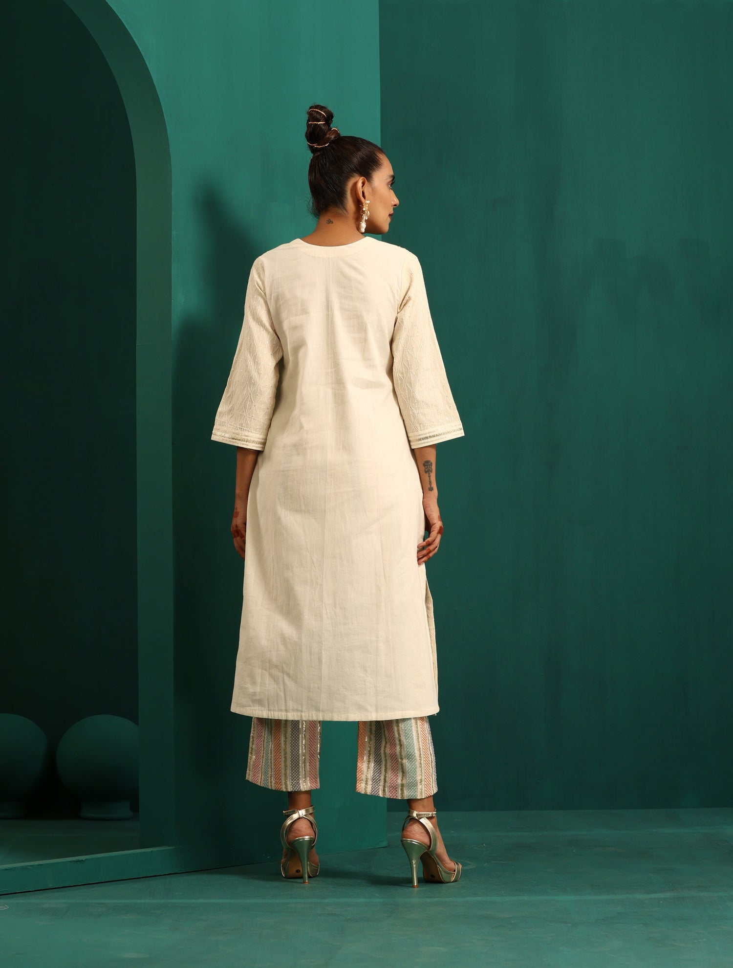 trueBrowns Ivory Embroidered Kurta with Embroidered Pants