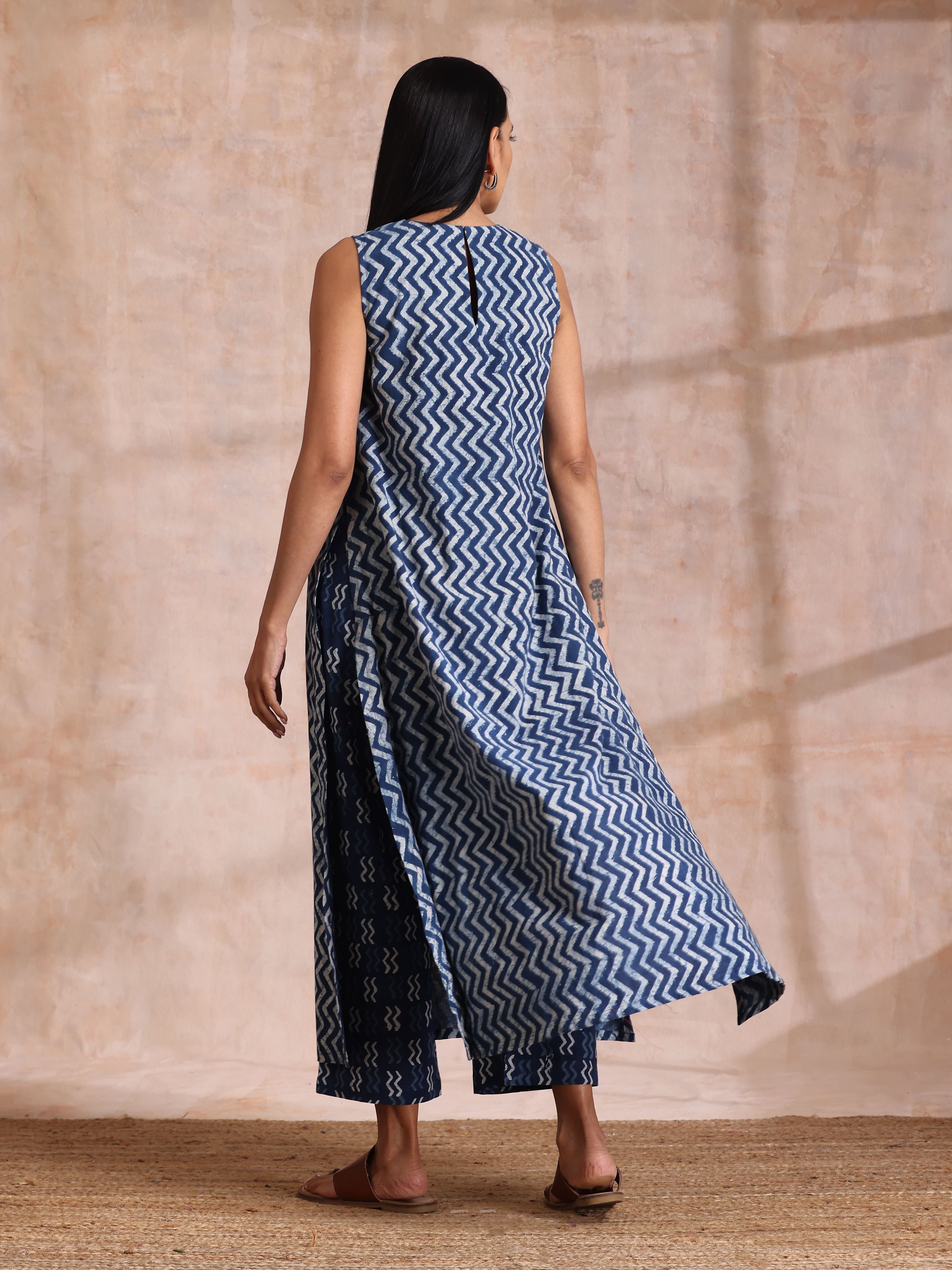 Indigo Dabu Zig-Zag Lines Print Cotton Sleeveless Kurta Pant Set
