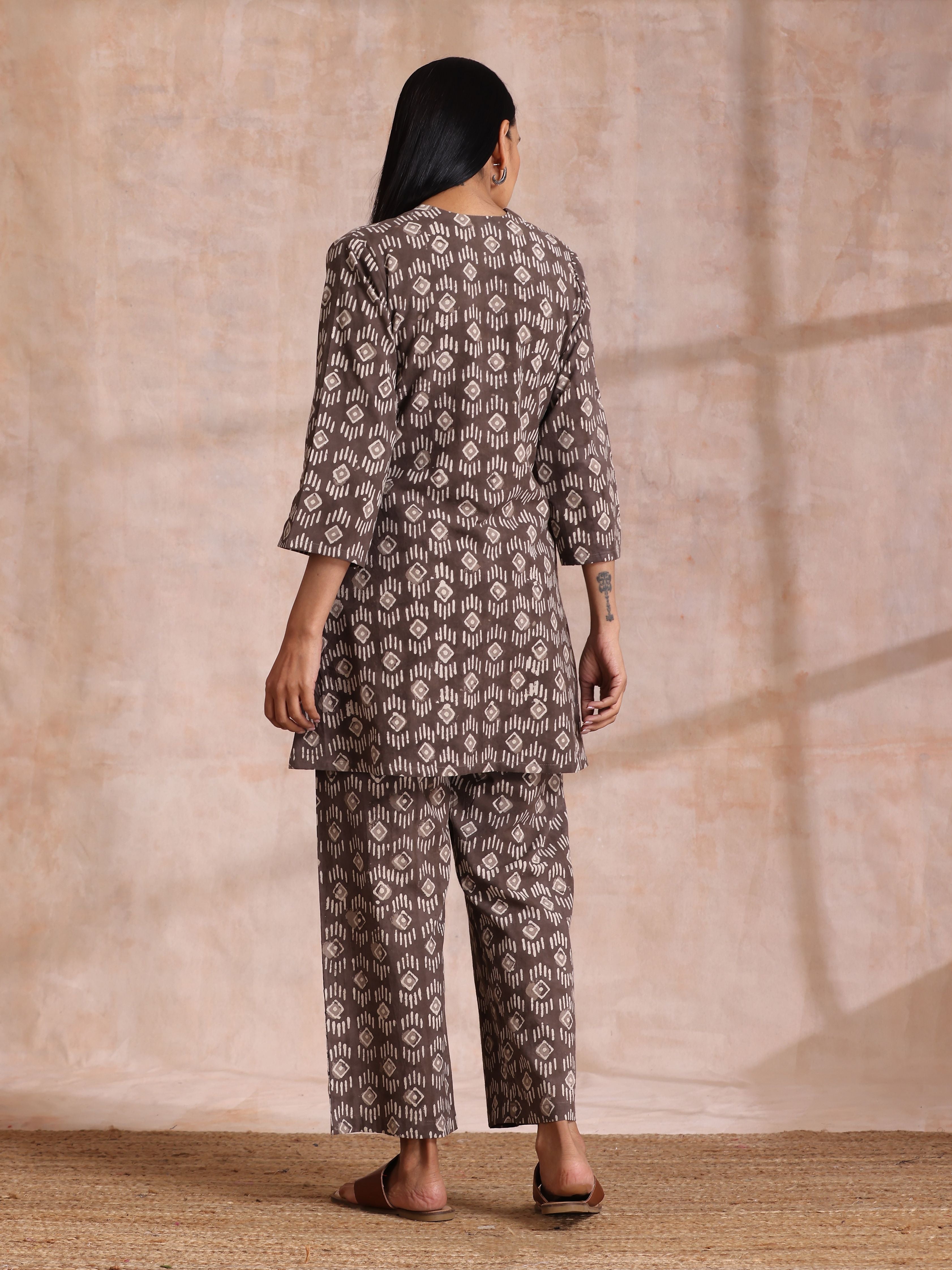 Clay Dabu Geometric Print Cotton Pleated Co-Ord Set