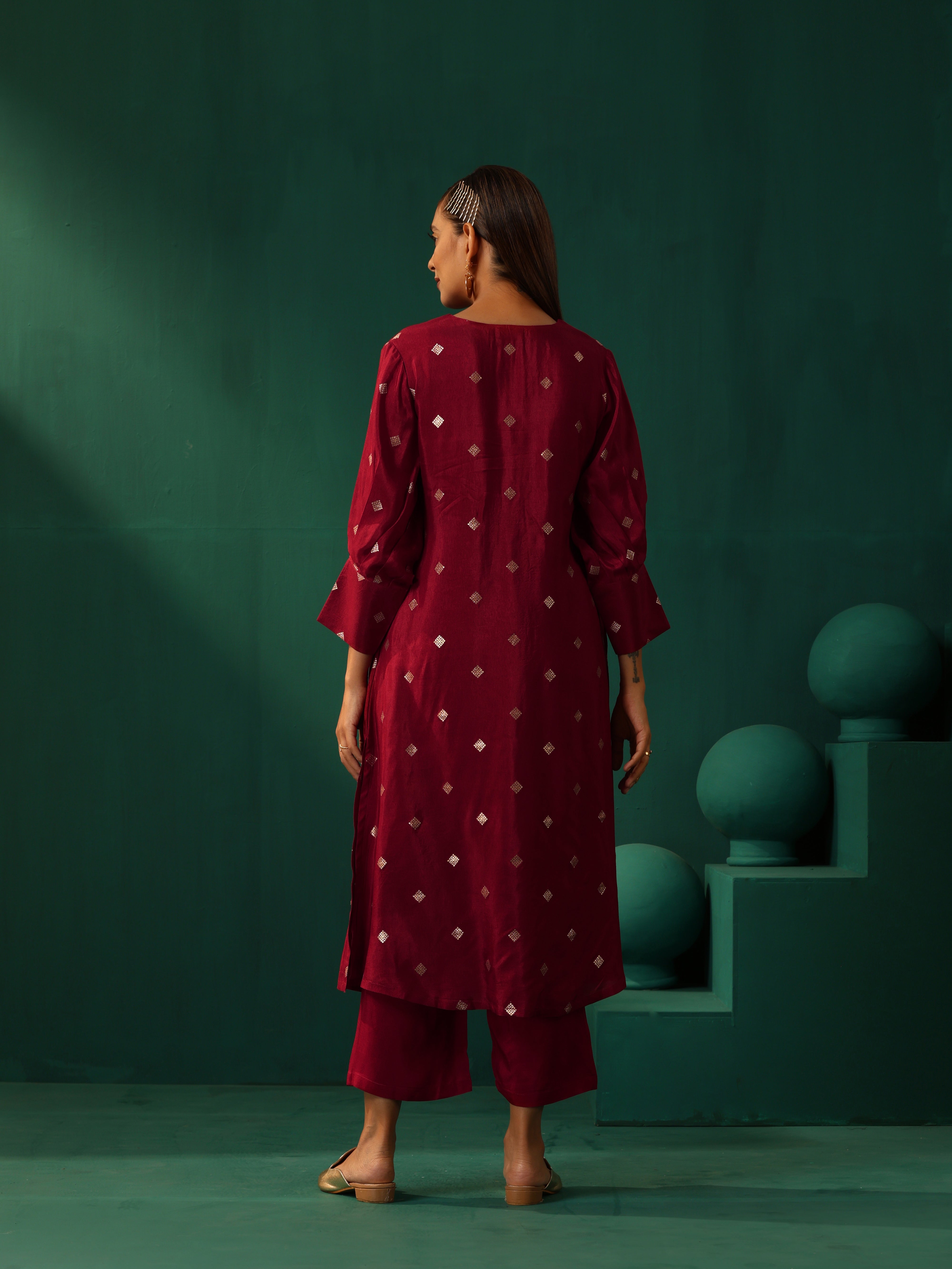 trueBrowns Maroon Diamond Viscose Silk Kurta Pant Set