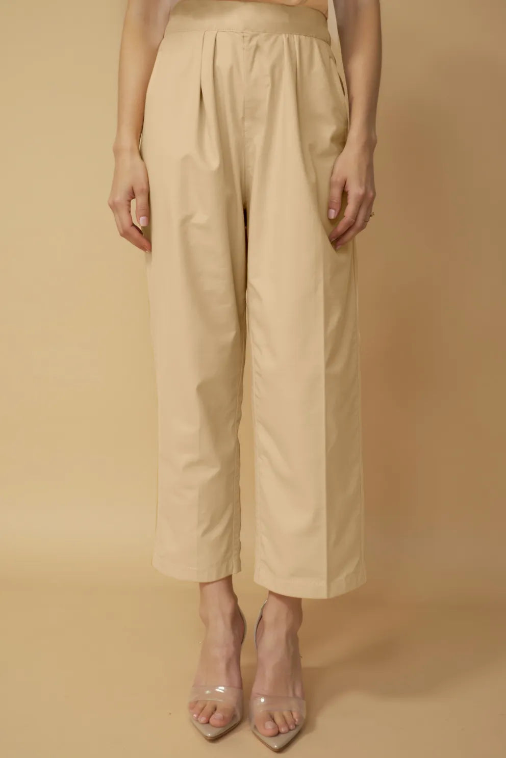 trueBrowns Ivory Zari Embroidered Straight Kurta Pant Dupatta Set