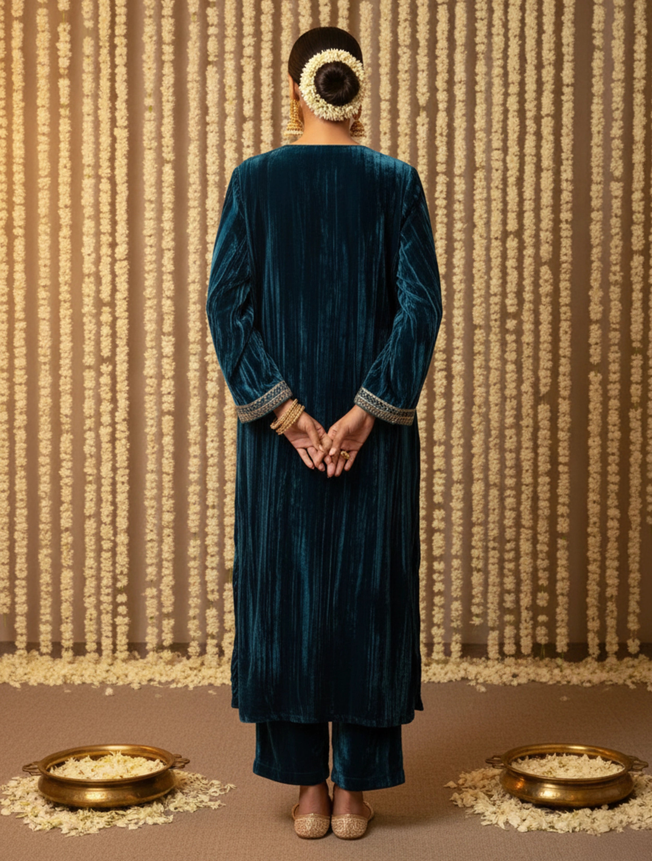 trueBrowns Blue Crinkled Velvet Embroidered Kurta Pants Dupatta Set