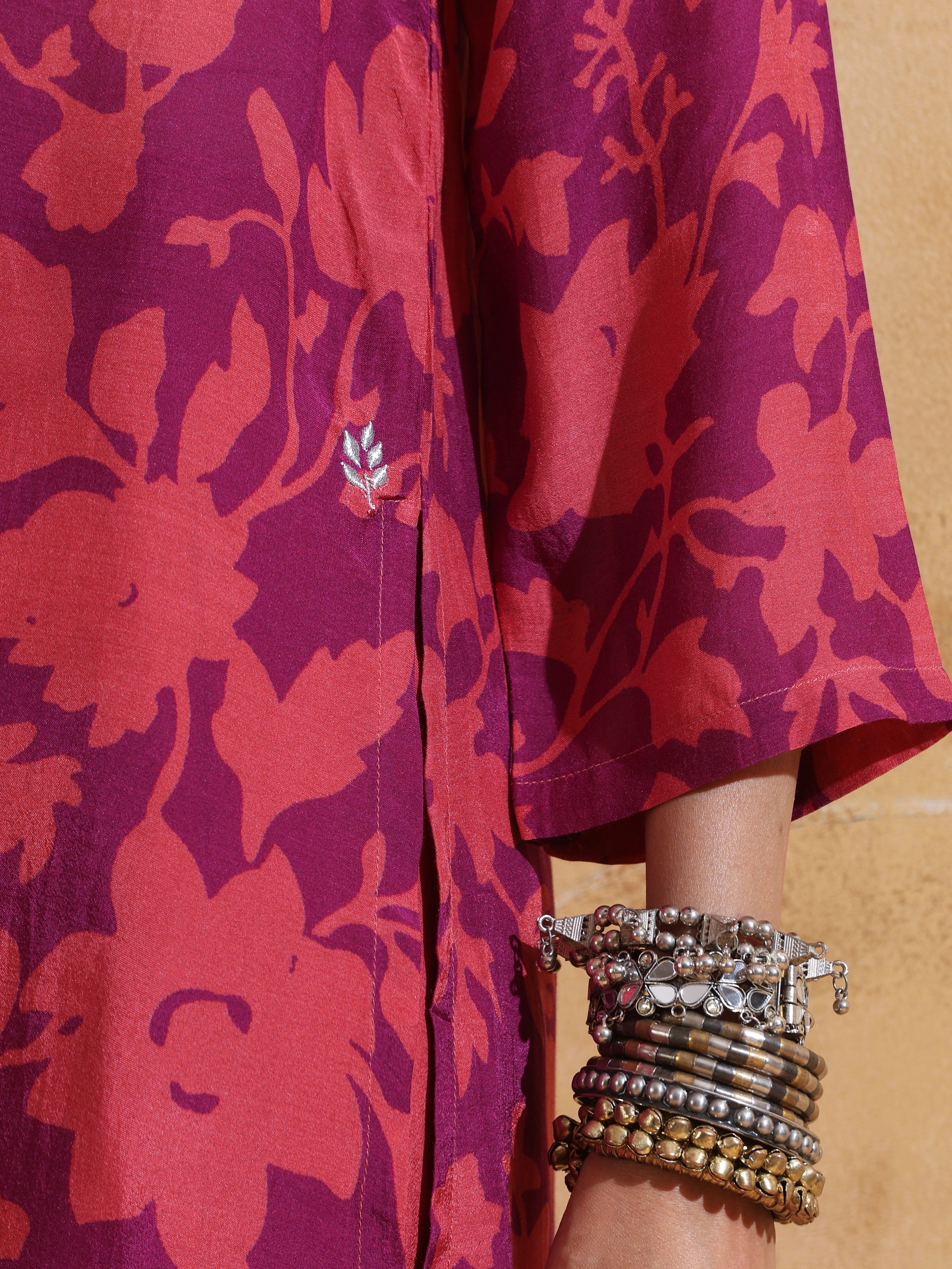 trueBrowns Purple Peach Jaal Print Muslin Silk High-Slit Kurta Set