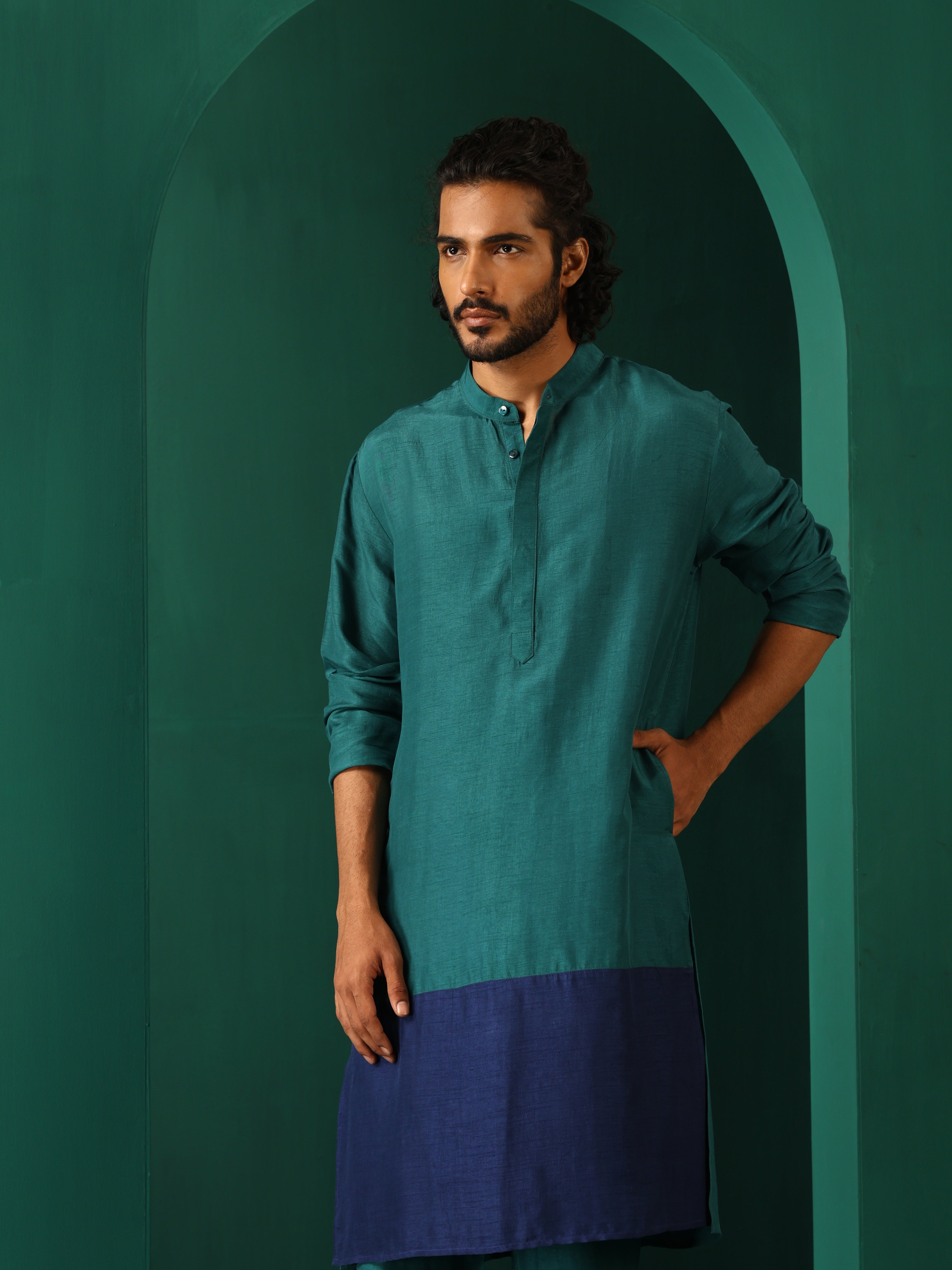 trueBrowns Men Blue Color Block Silk Long Kurta