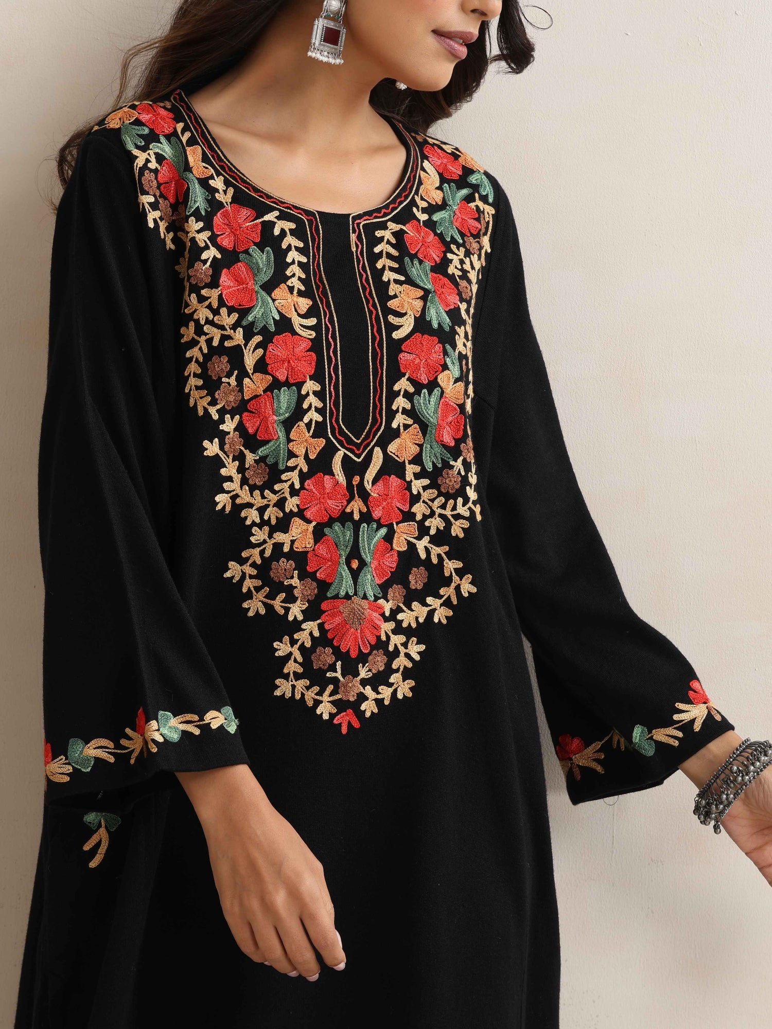 trueBrowns Black Kashmiri Embroidered Woollen Phiran Kurta