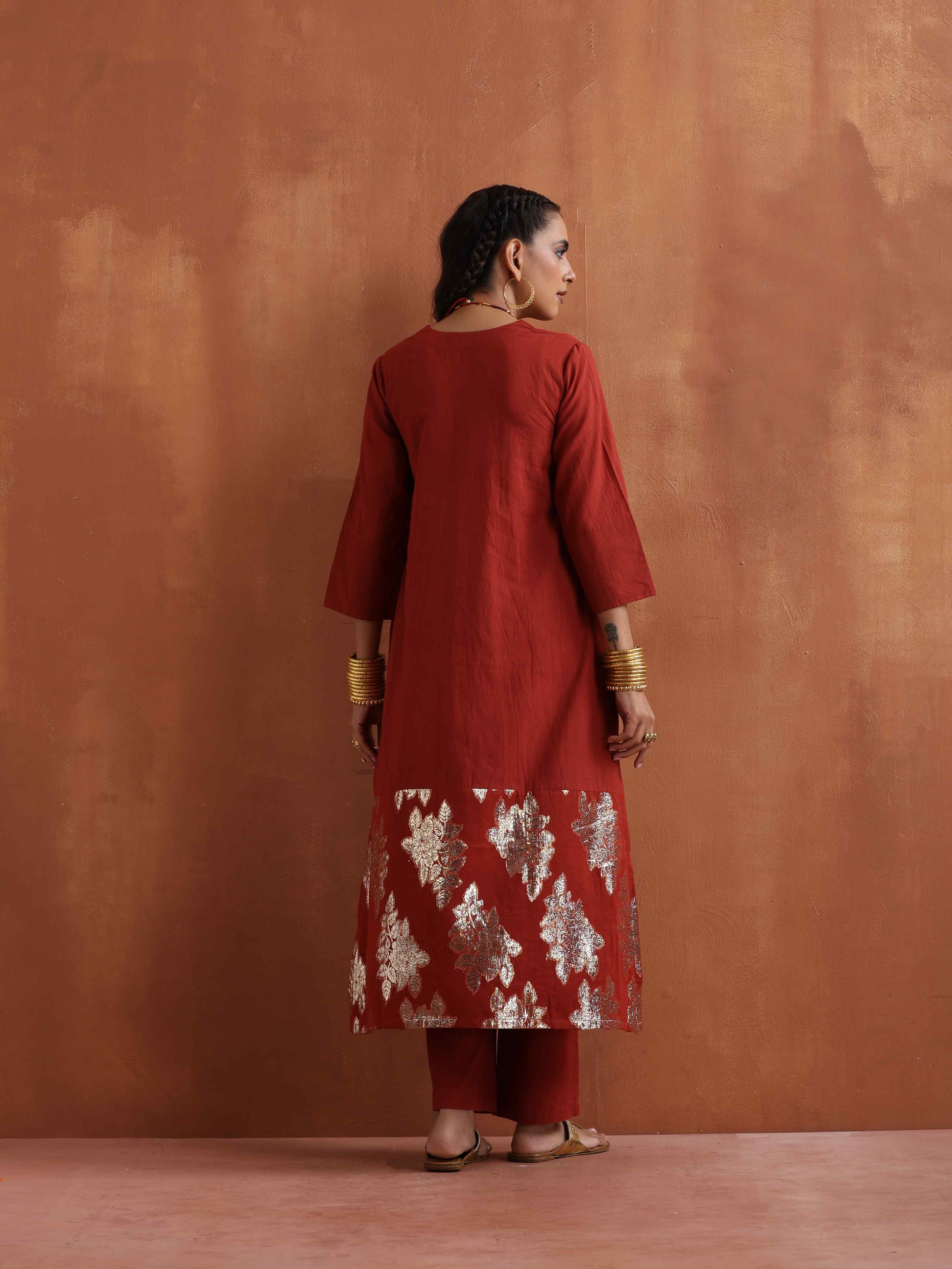 trueBrowns Rust Metallic Straight Kurta Set
