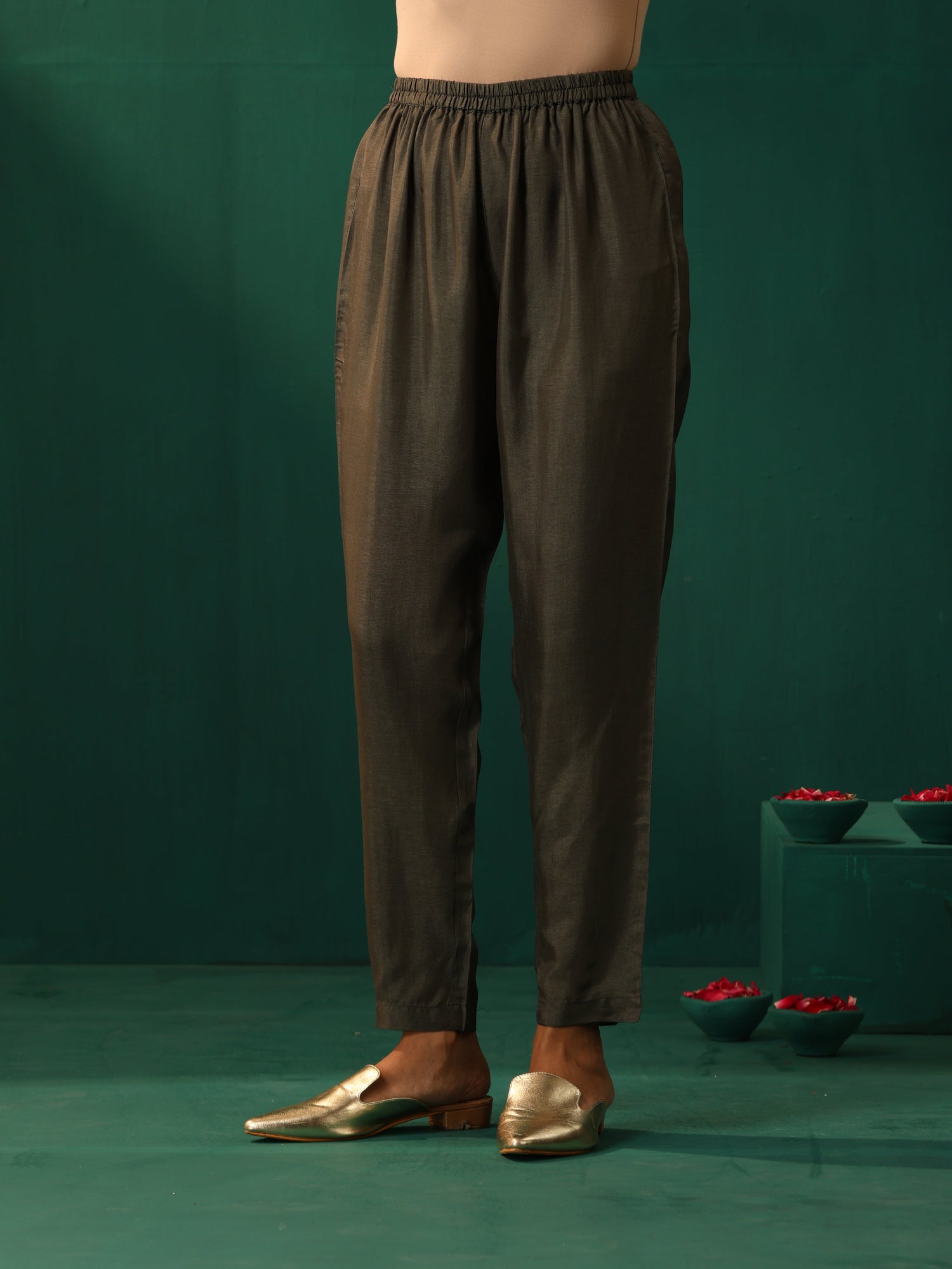 trueBrowns Green Square Viscose Silk Kurta Pant Set
