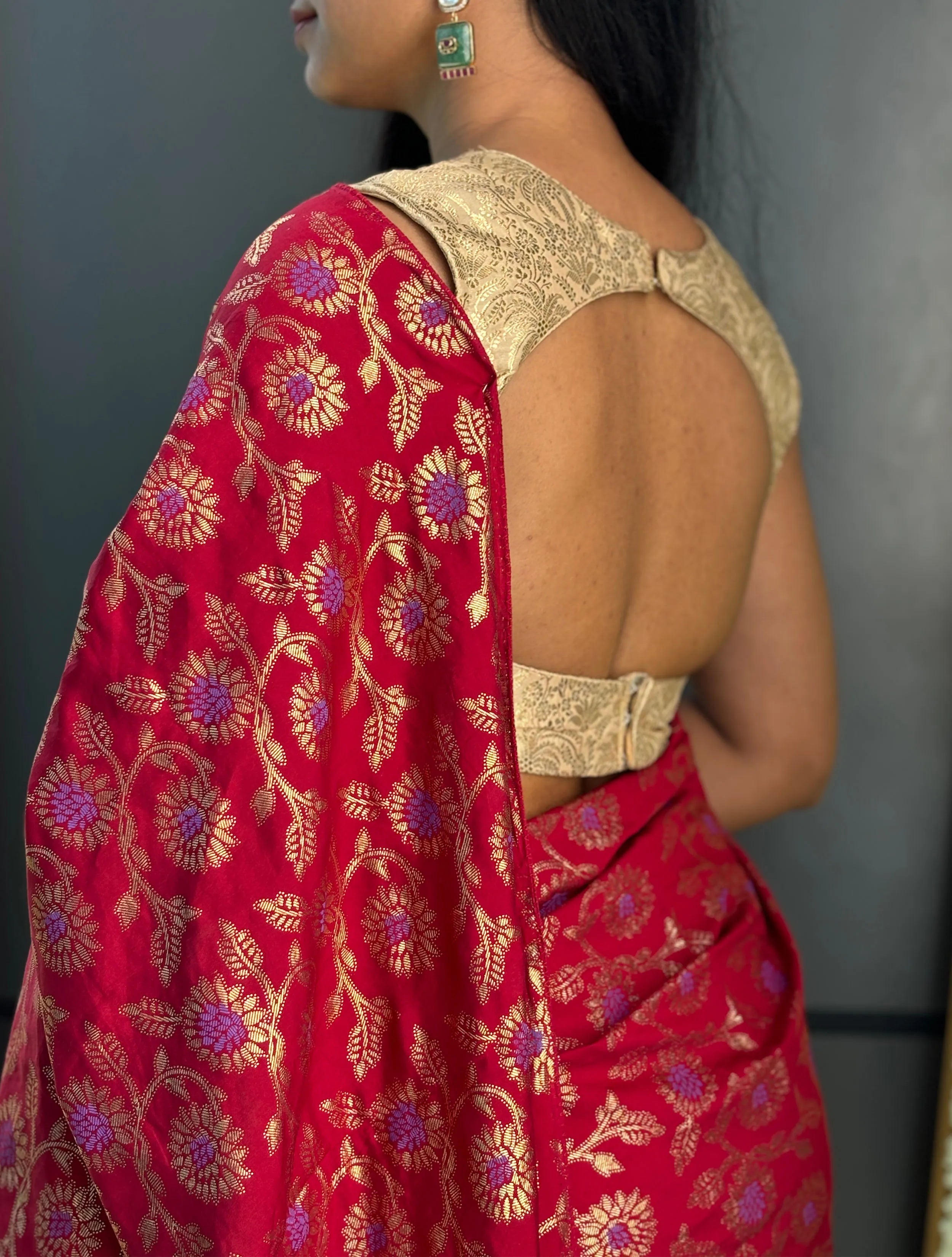 trueBrowns Red Foil Print Saree Blouse With Unstitched Blouse