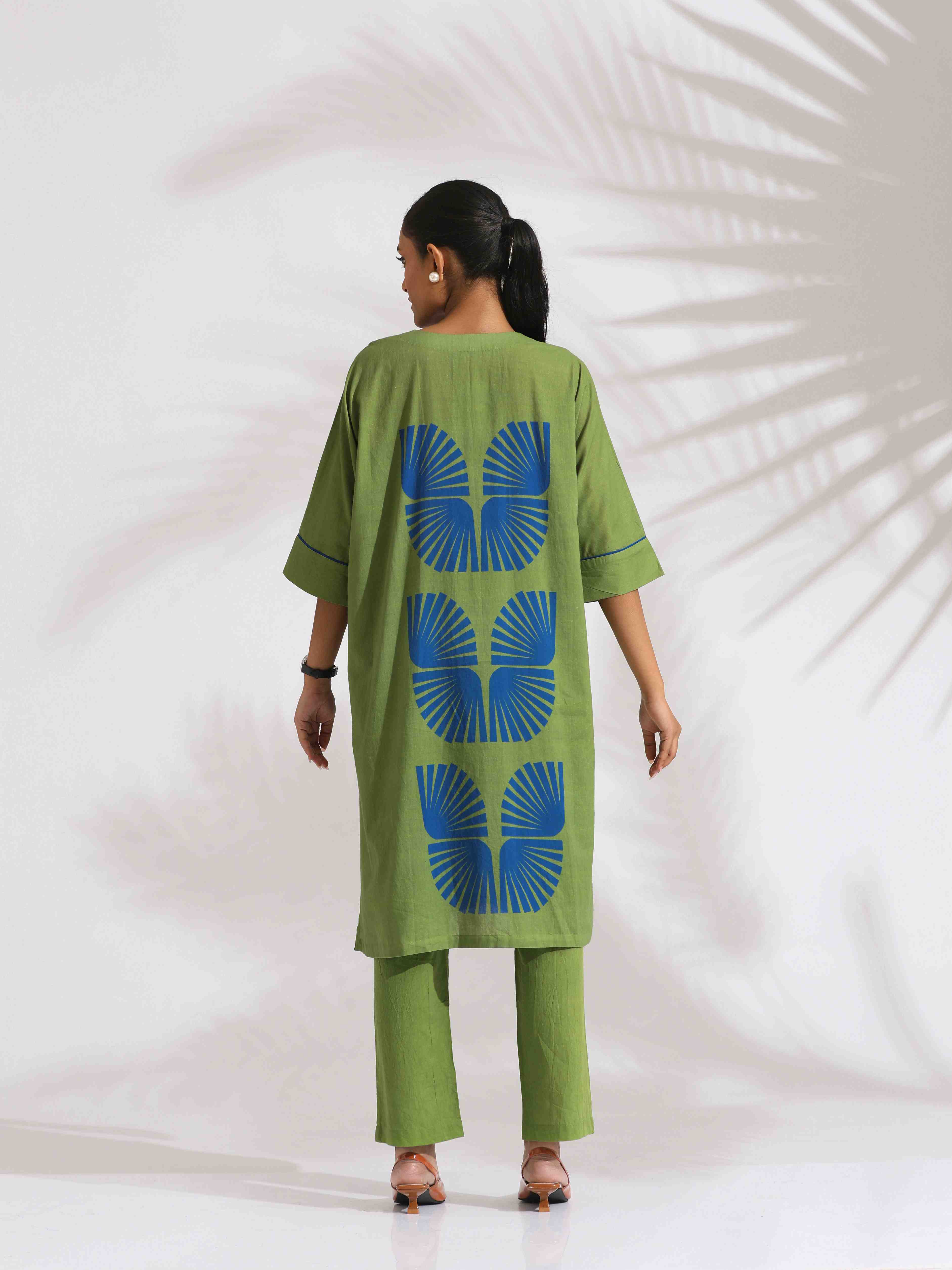 trueBrowns Green Cotton Placement Print Kurta Co-ord Set