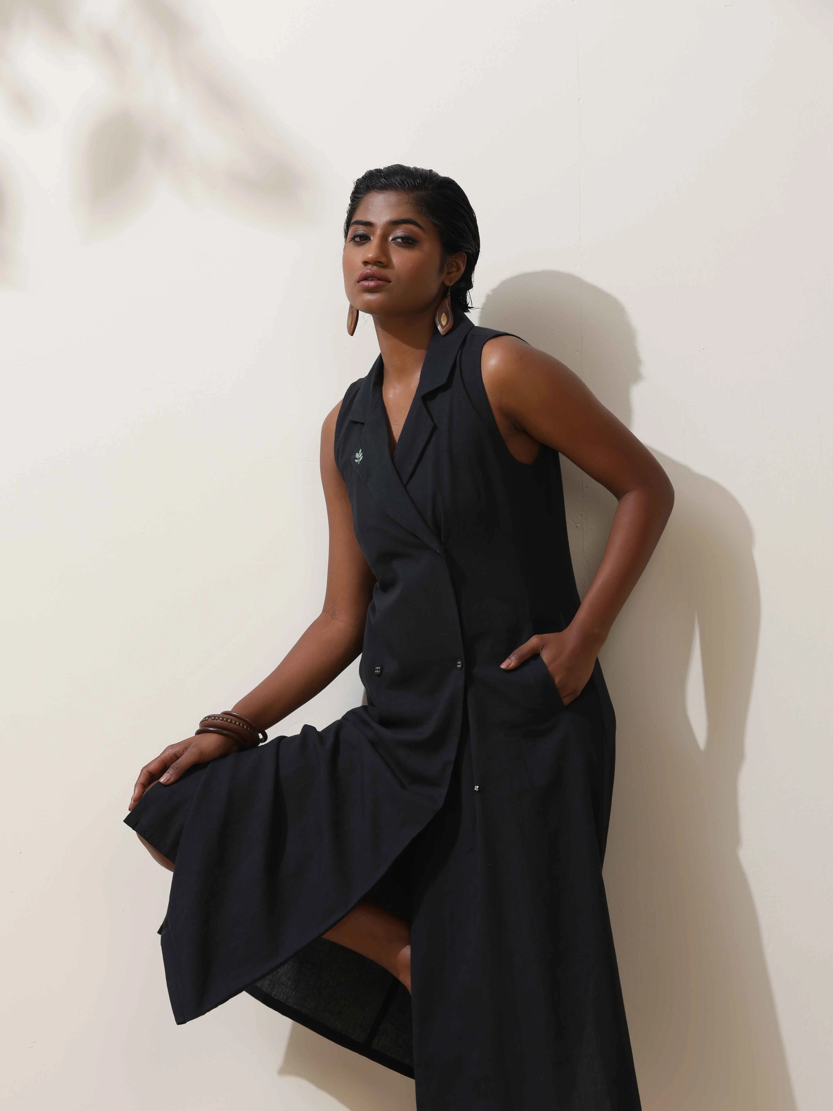 trueBrowns Black  Cotton Linen Dress