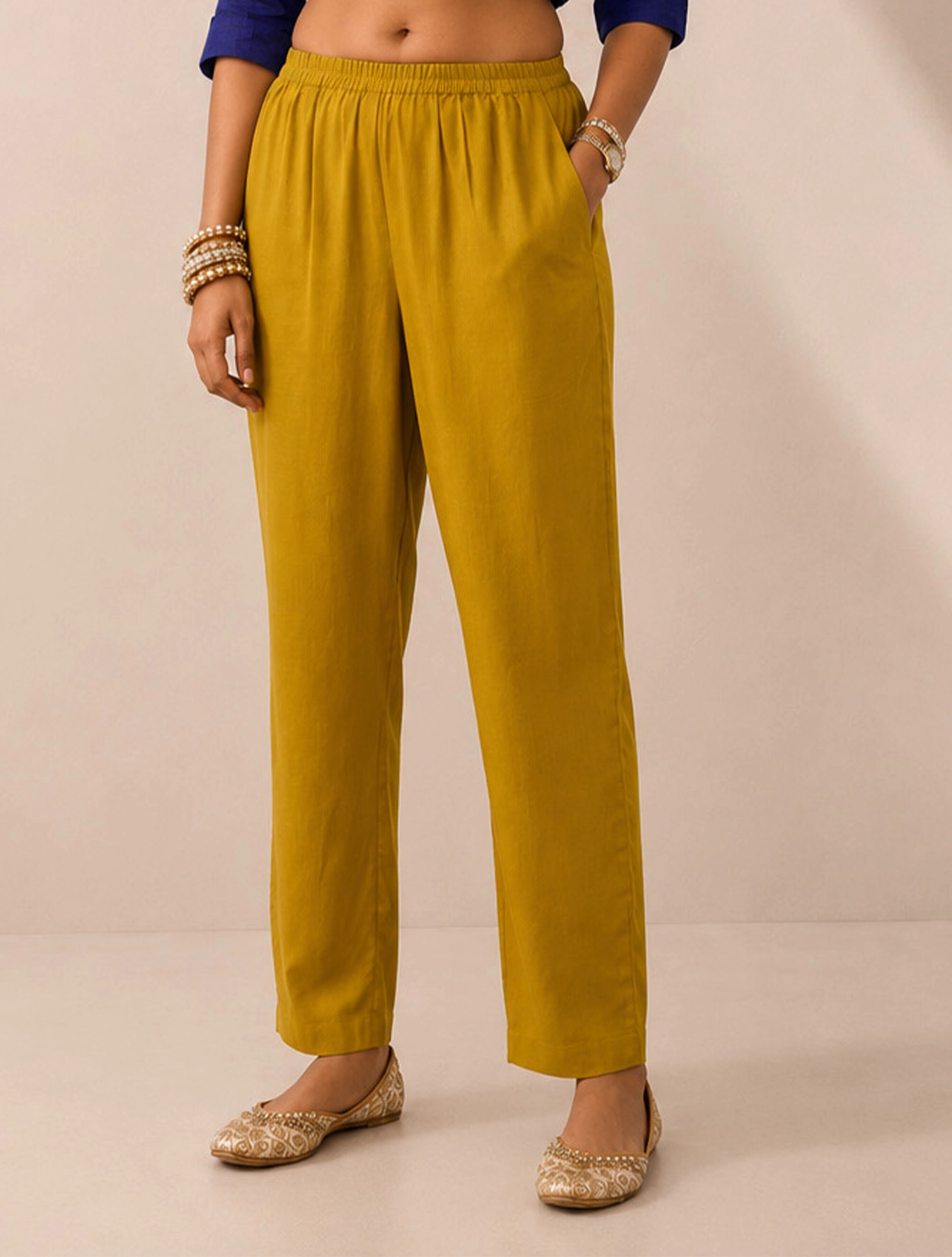 trueBrowns Blue Solid Viscose High-Slit Kurta Set
