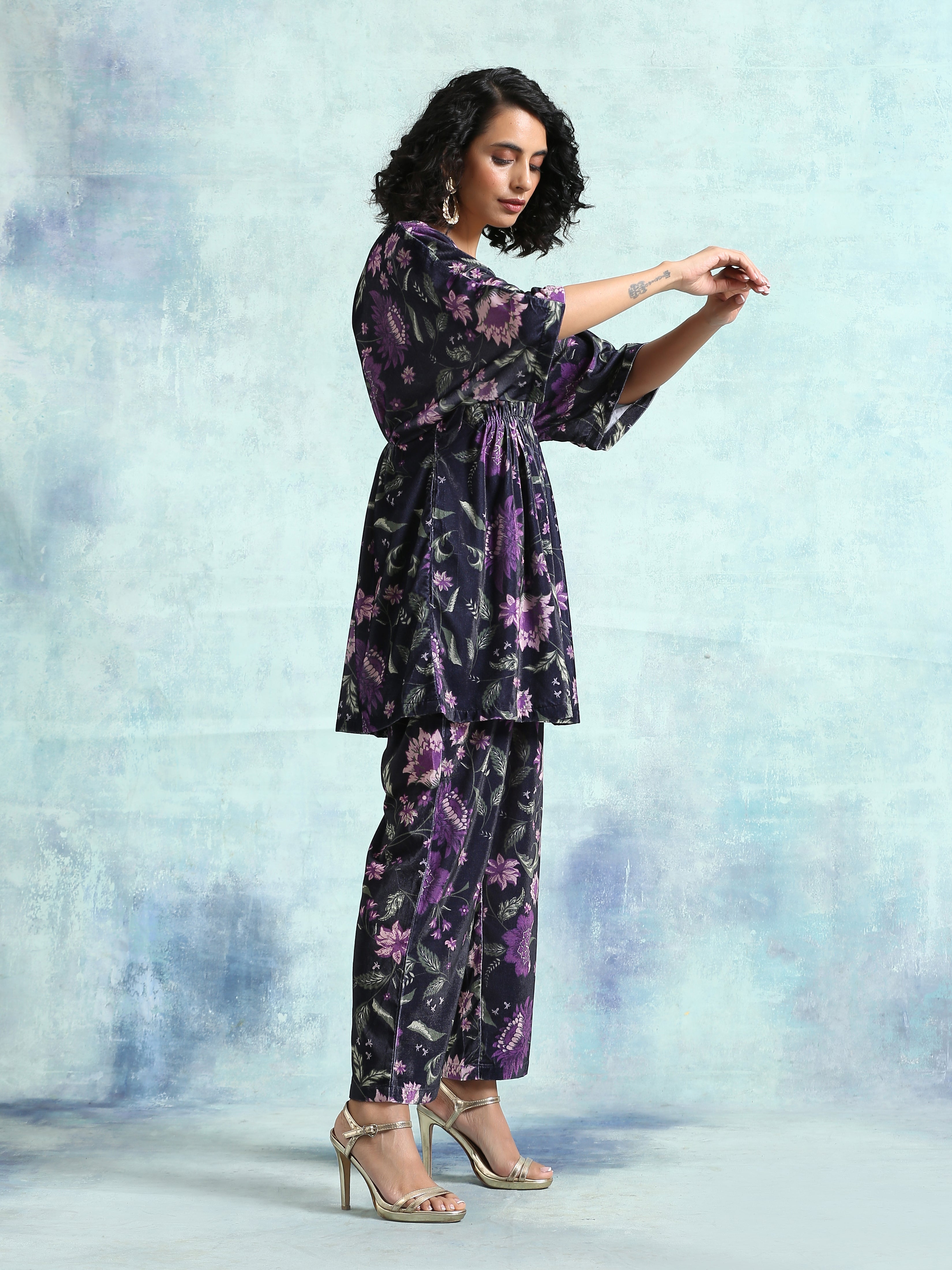 Avira Black Zari Embroidered Velvet Co-ord Set
