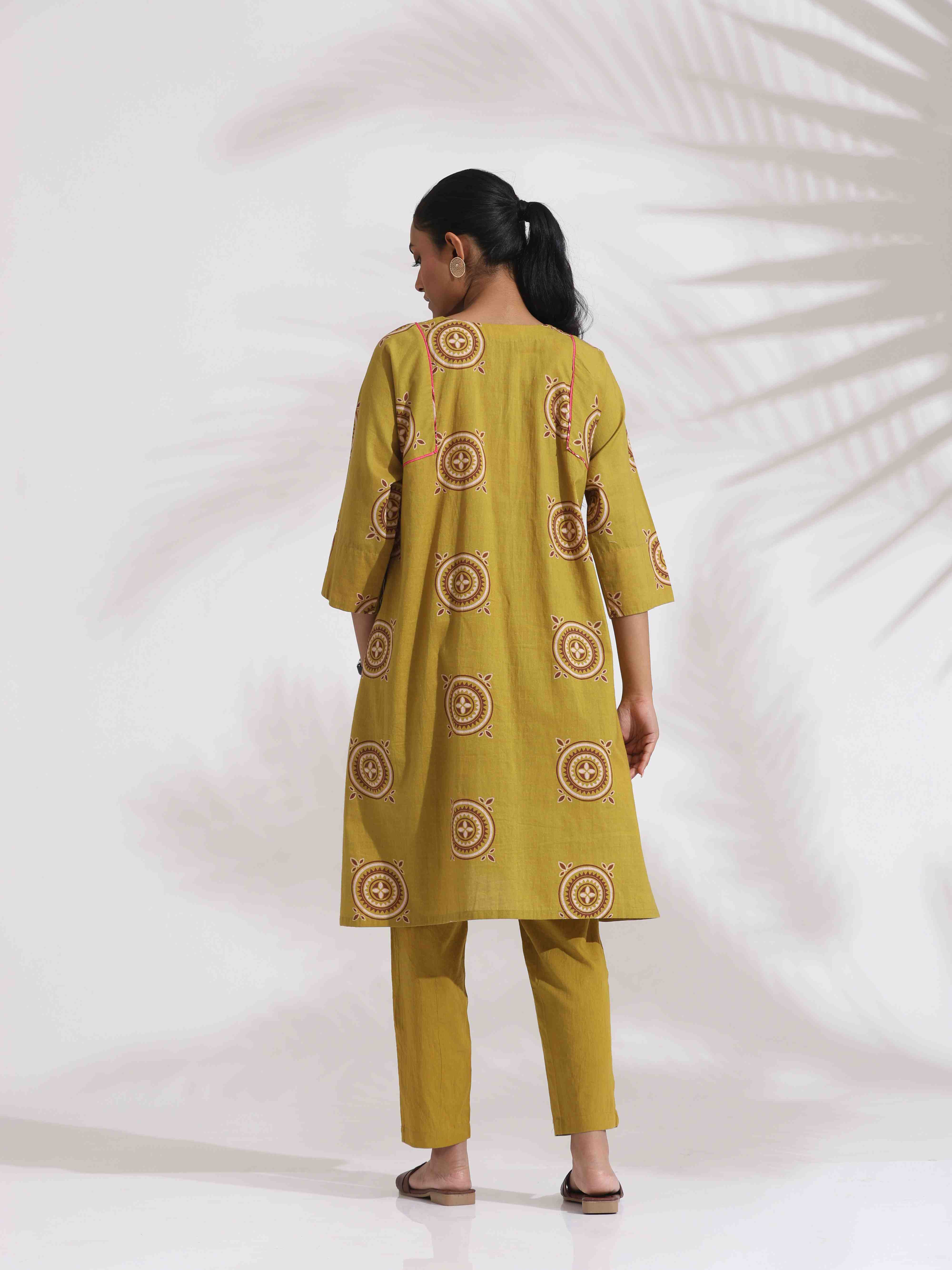 trueBrowns Green Cotton Print Kimono Sleeves Kurta Co-ord Set