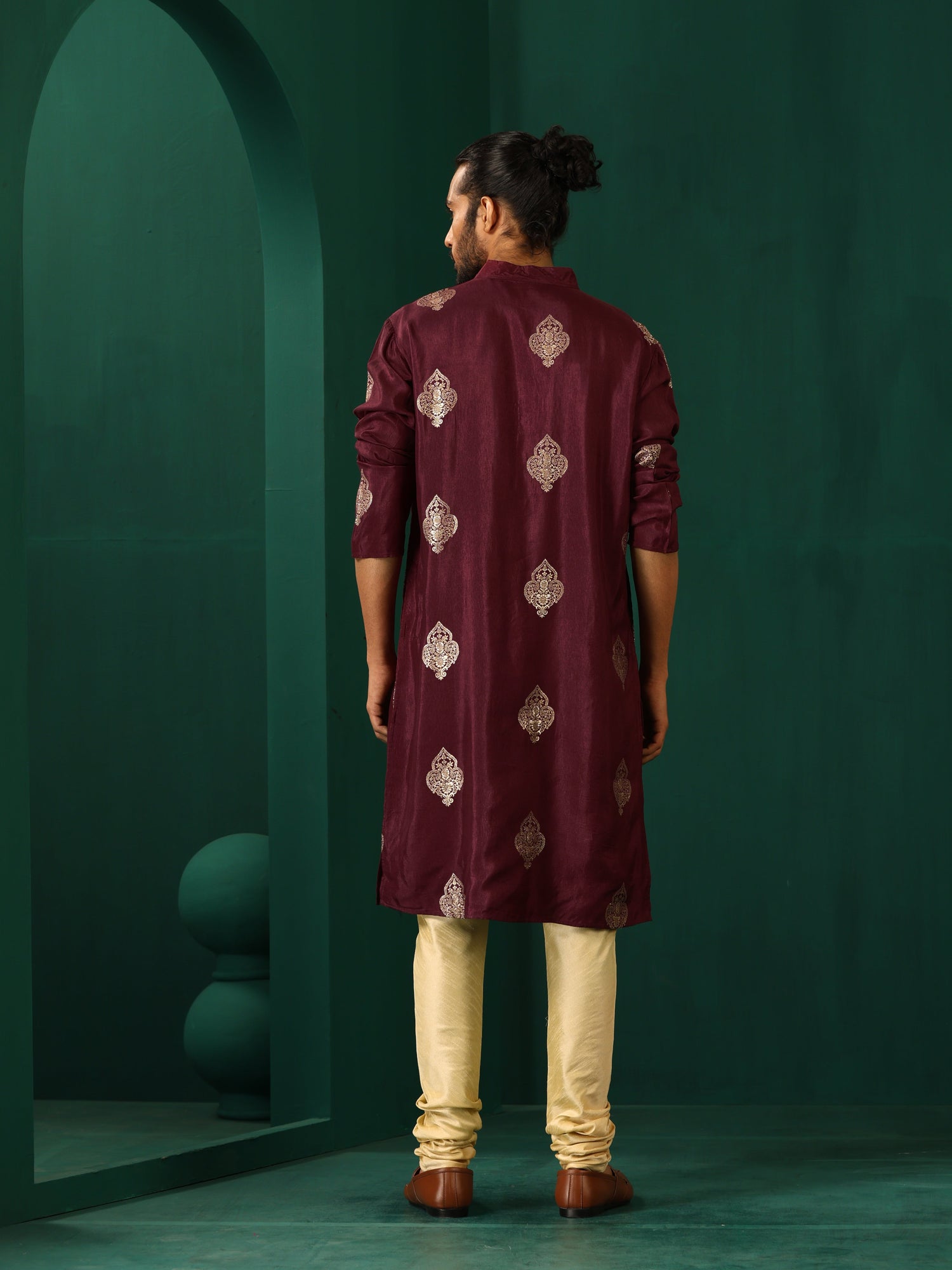 trueBrowns Men Wine Geometric Viscose Silk Long Kurta
