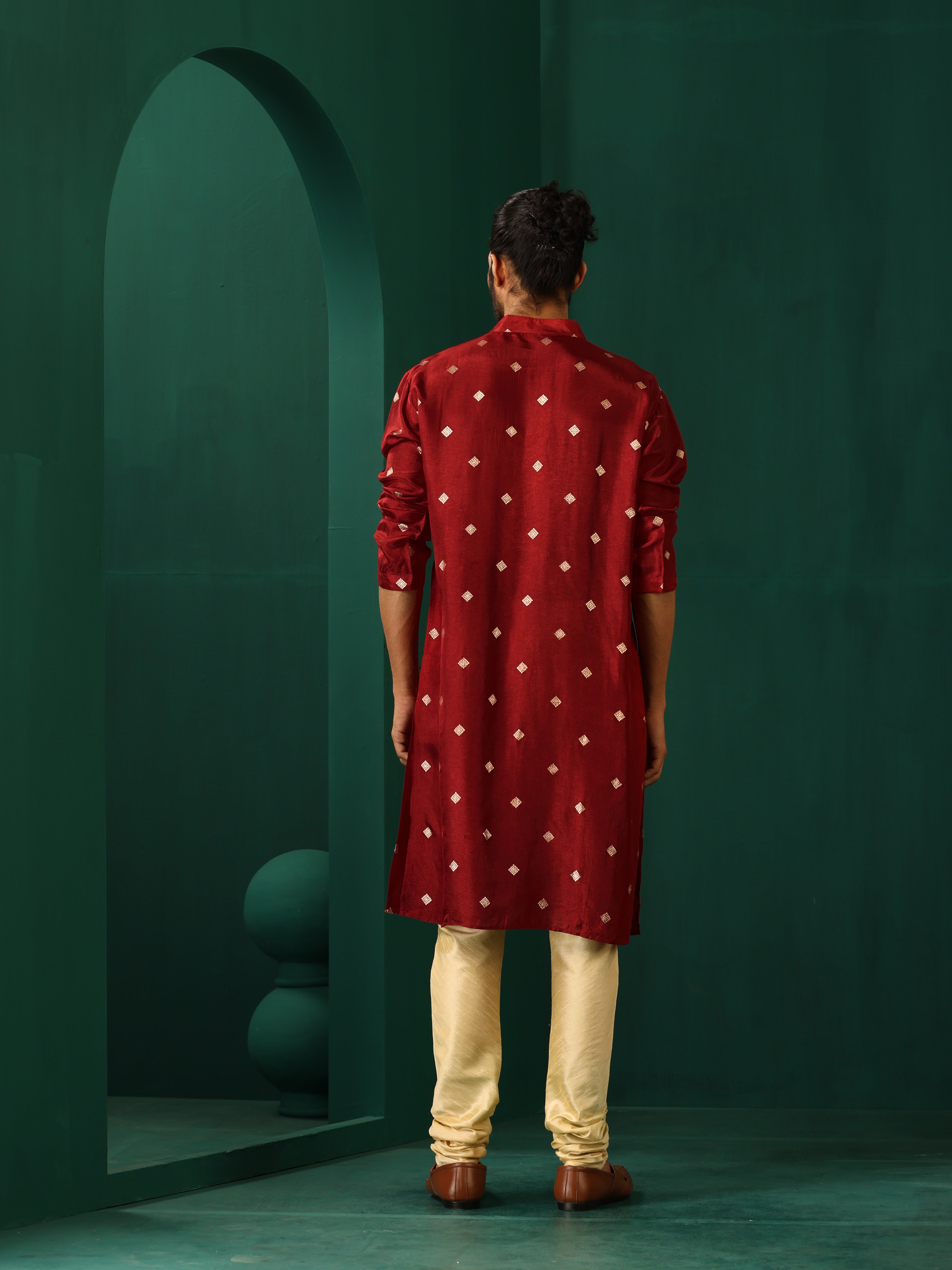 trueBrowns Men Maroon Diamond Viscose Silk Long Kurta