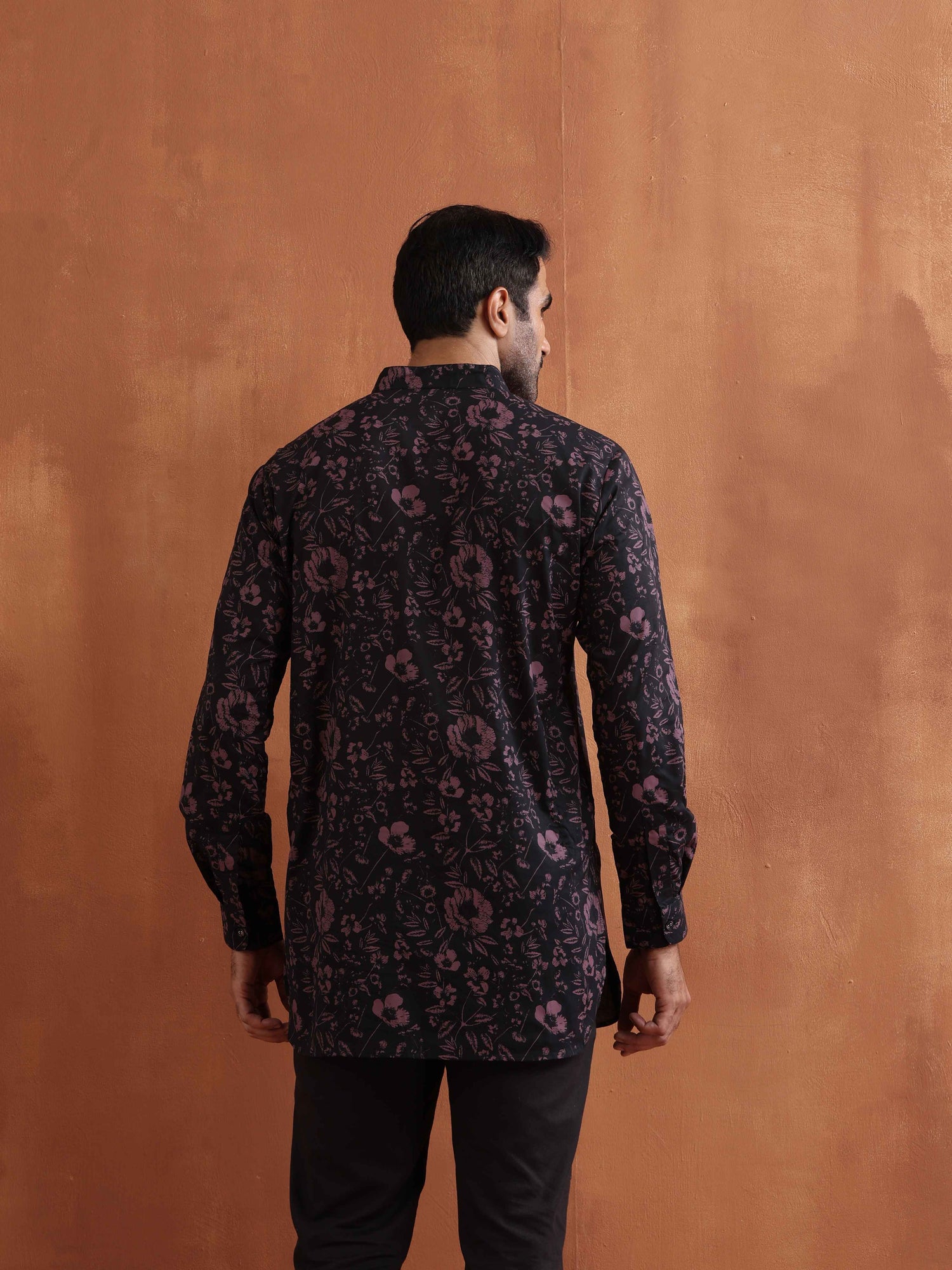 trueBrowns Men's Black Floral Printed Short Kurta