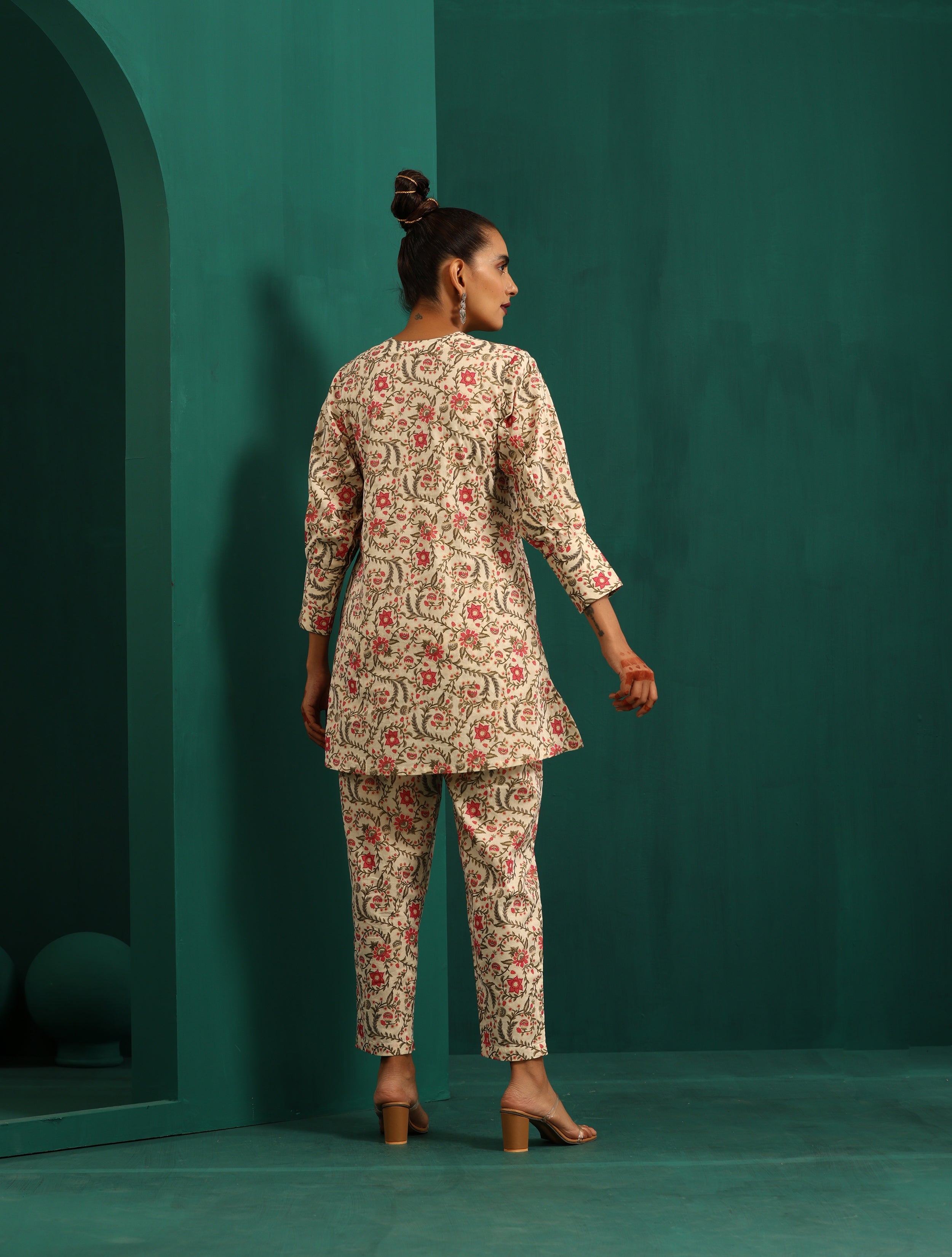 trueBrowns Pink Floral Cotton Printed Co-ord Set