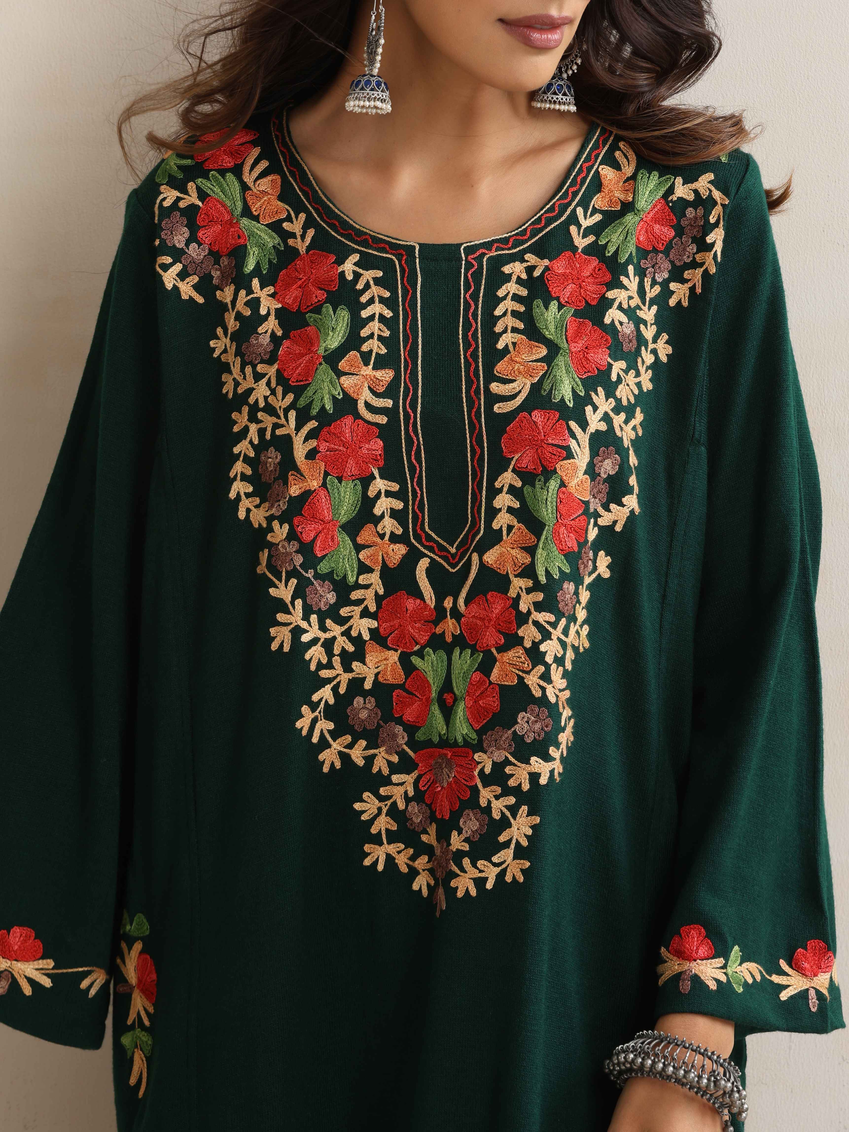 trueBrowns Green Kashmiri Floral Embroidered Woollen Phiran Kurta