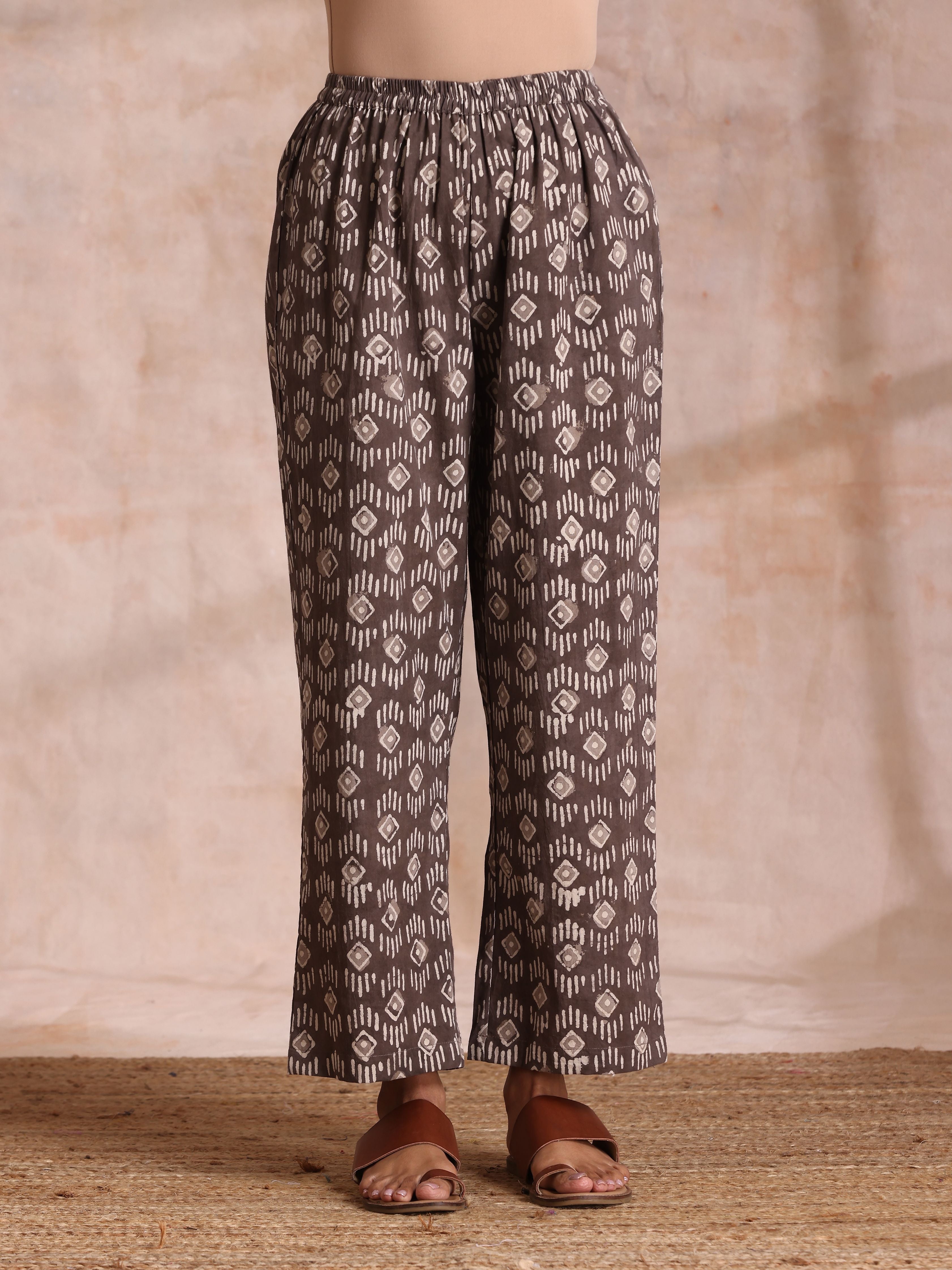 Clay Dabu Geometric Print Cotton Pleated Co-Ord Set
