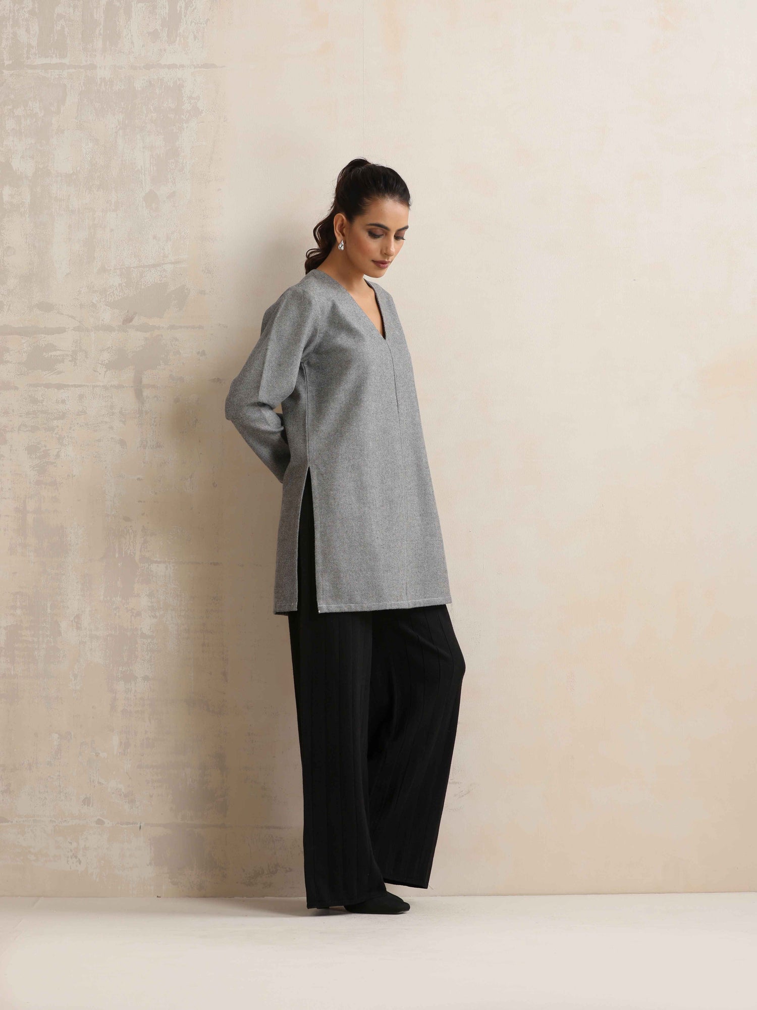 trueBrowns Grey Winter High Slit Top